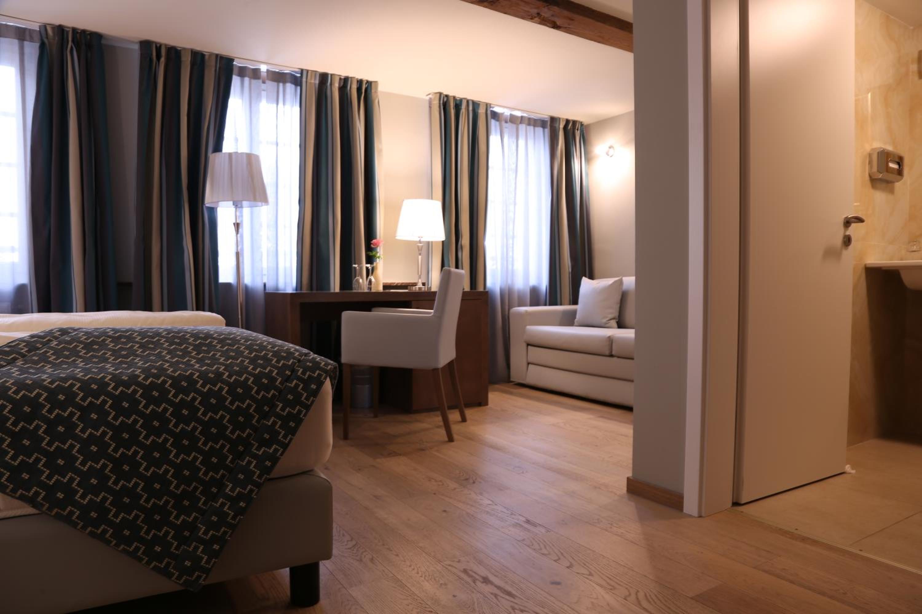 Comfort Triple Room with Shower photo 3