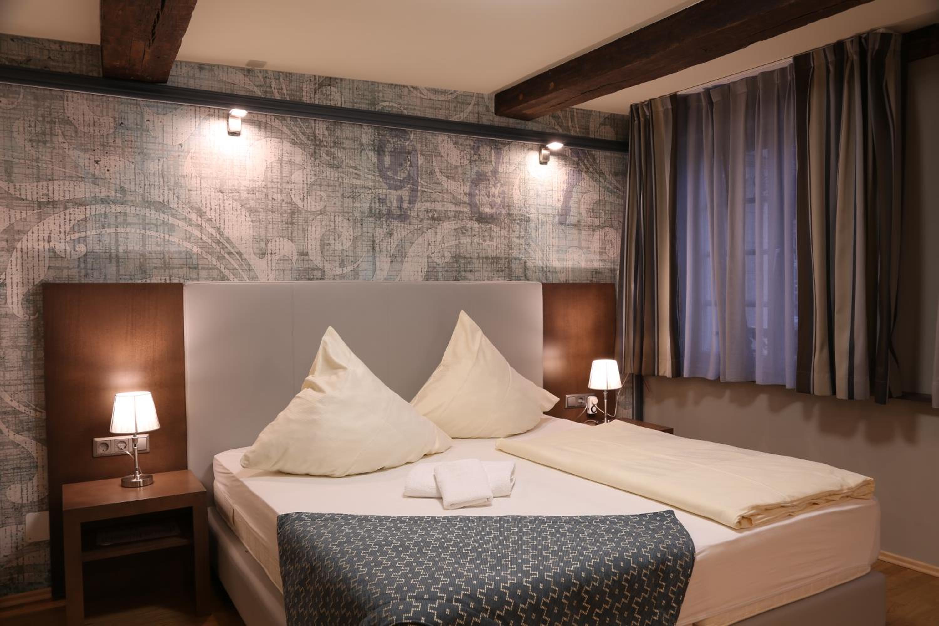 Deluxe Double Room with Shower photo 2