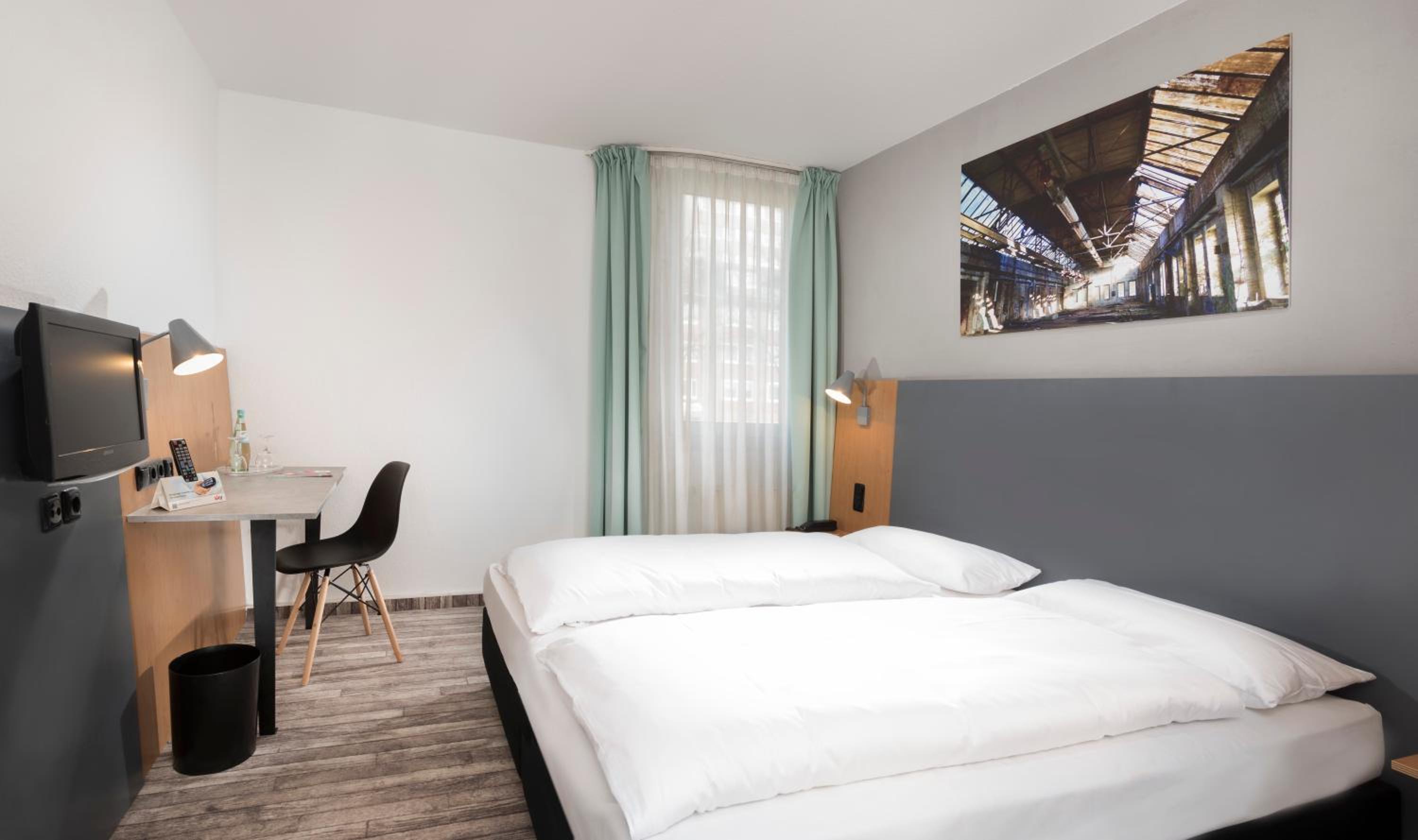 Standard Double Room - Photo 4