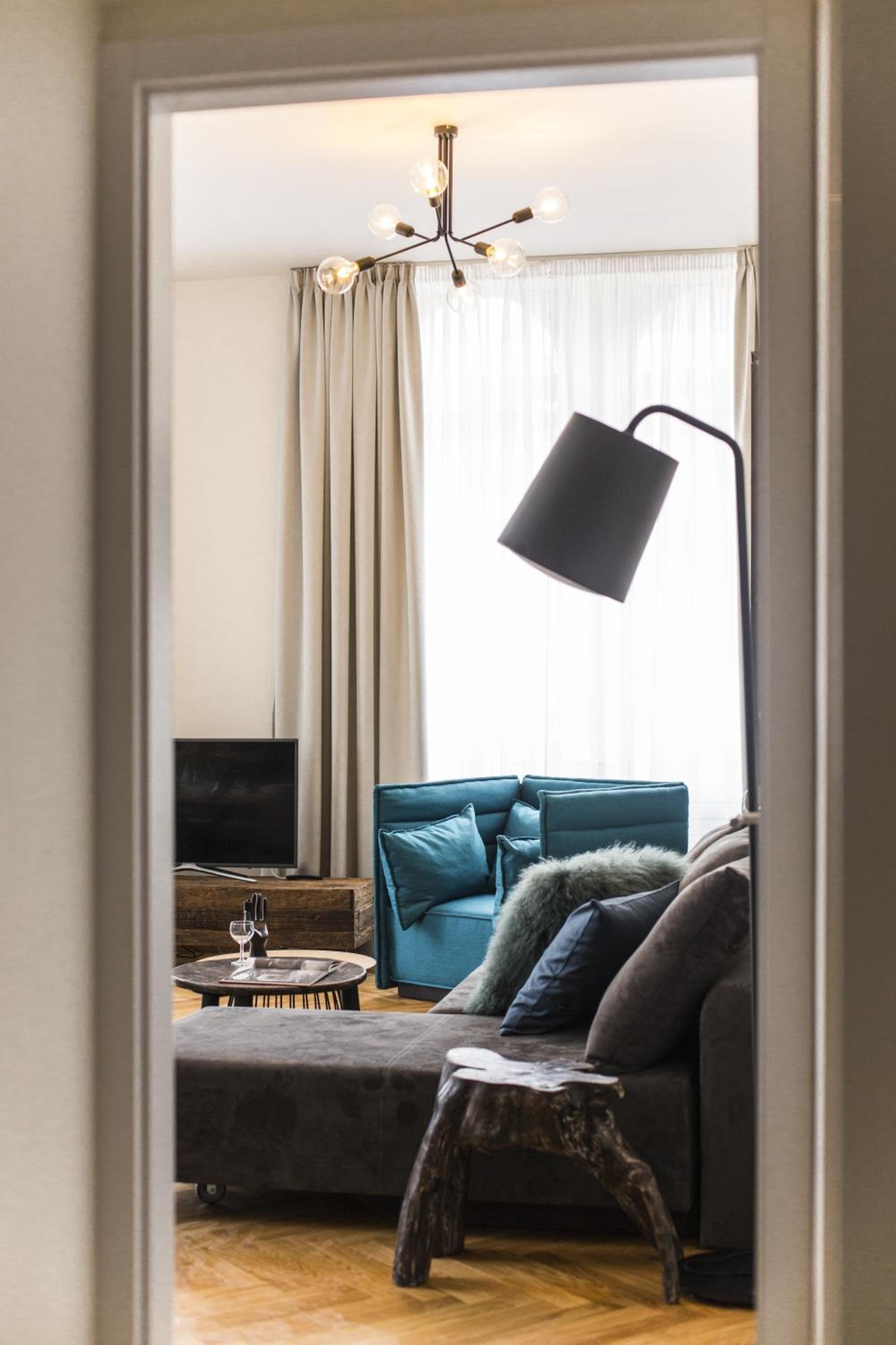 Two-Bedroom Apartment with Balcony - Photo 9