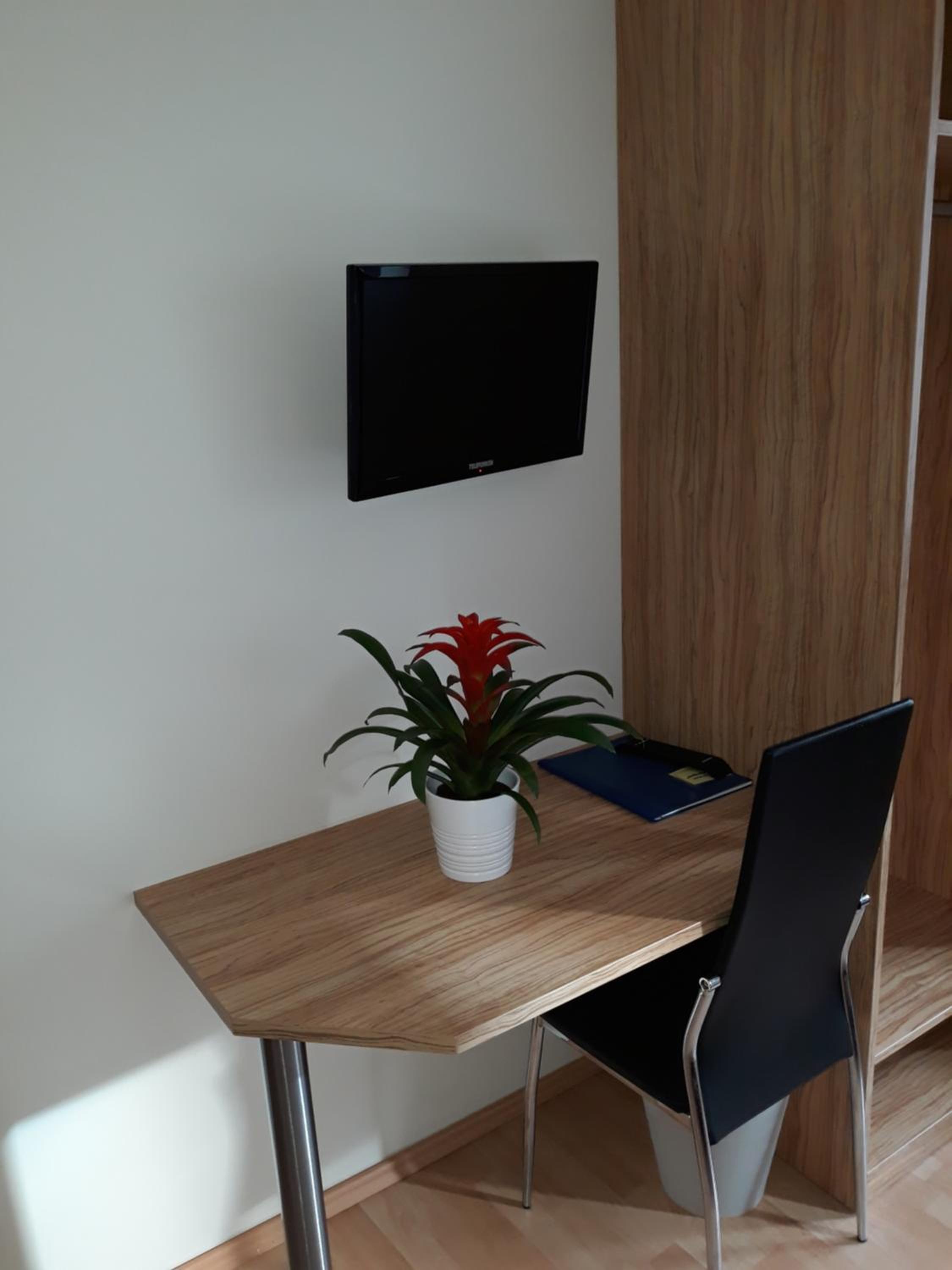 Double Room with Private Bathroom - Photo 1