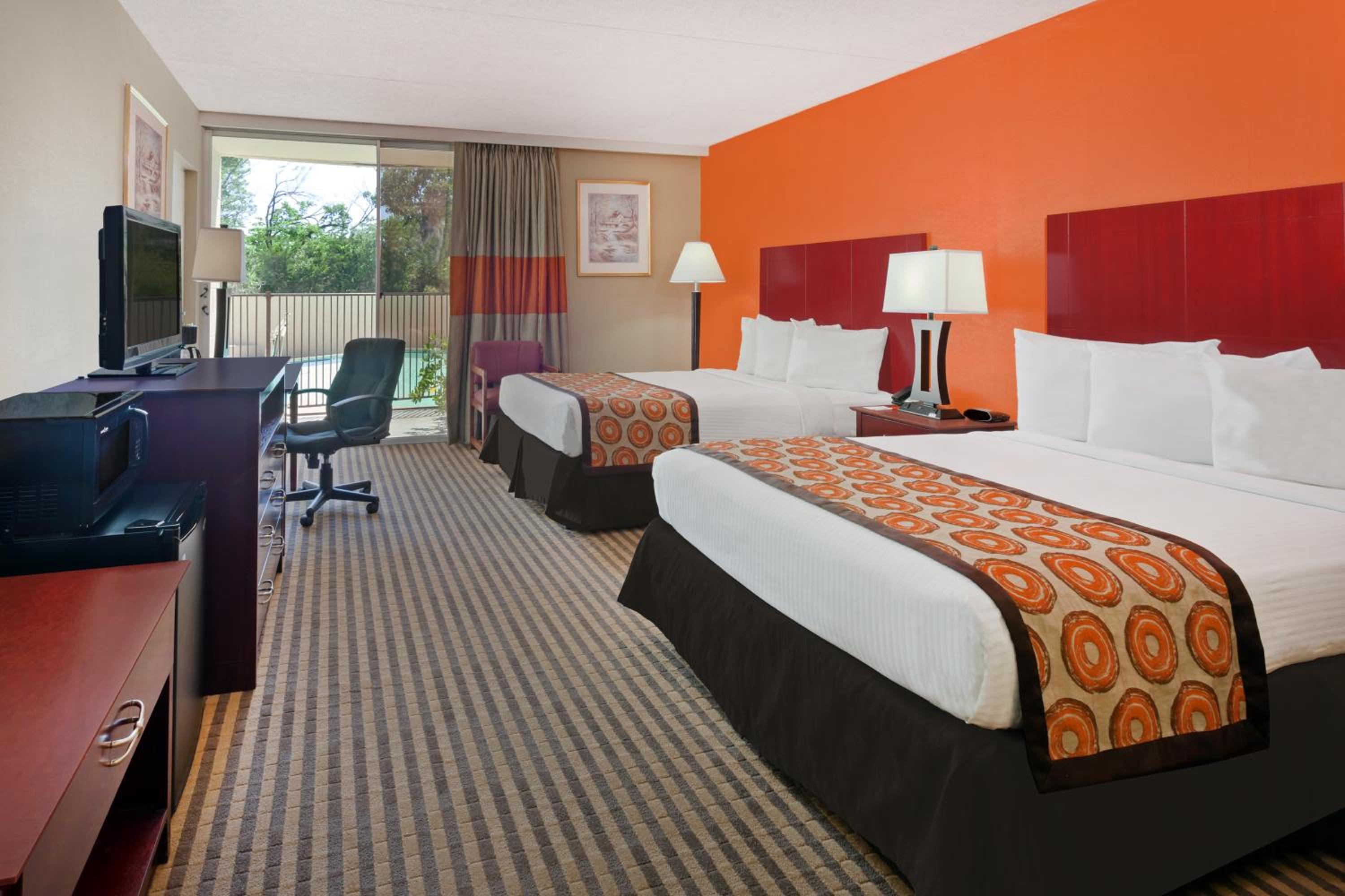 Double Room with Two Double Beds - Non-Smoking - Photo 3
