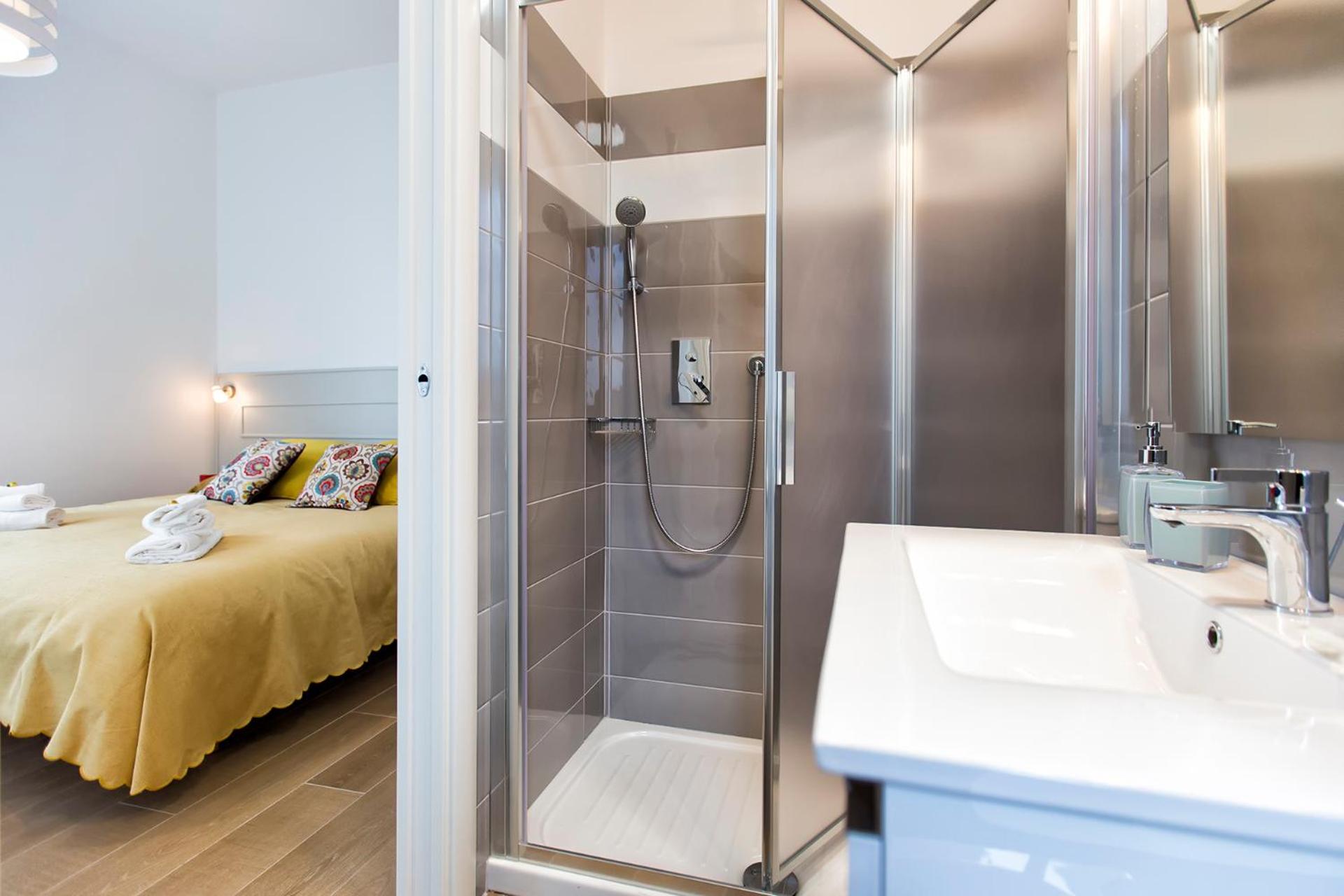 Superior Double or Twin Room - Photo 11