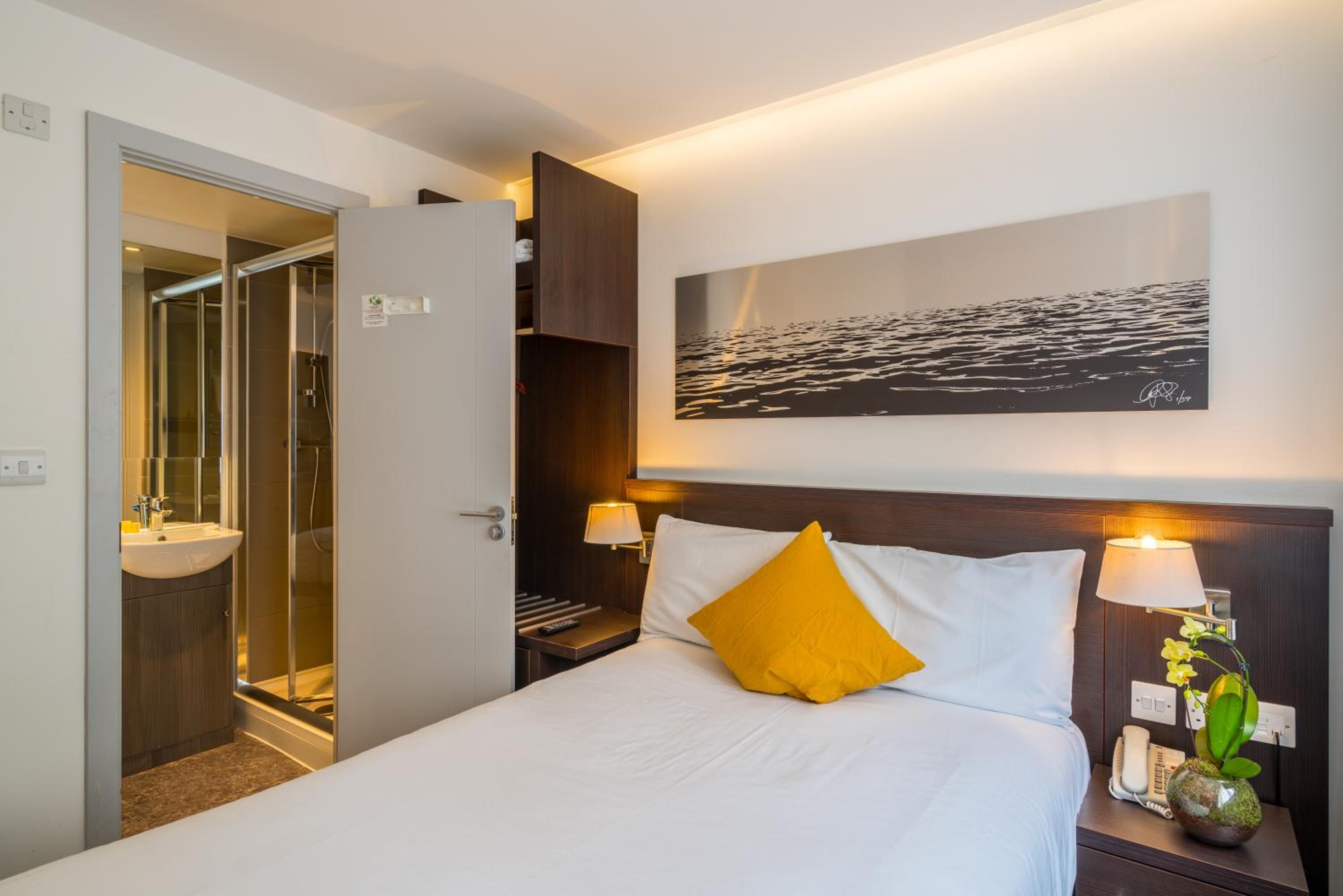 Deluxe Single Room photo 2
