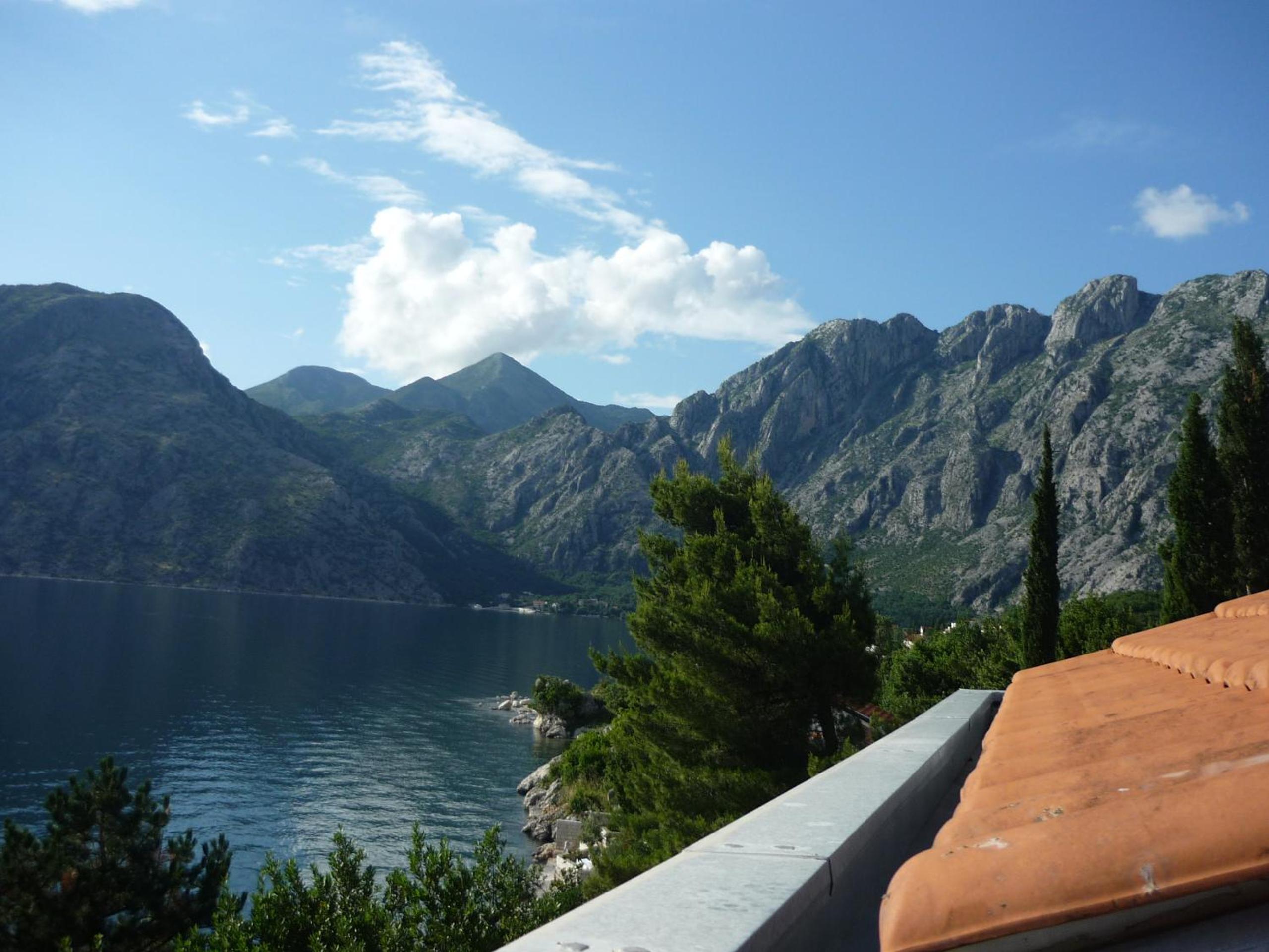 One-Bedroom Apartment with Balcony and Sea View (3 Adults)