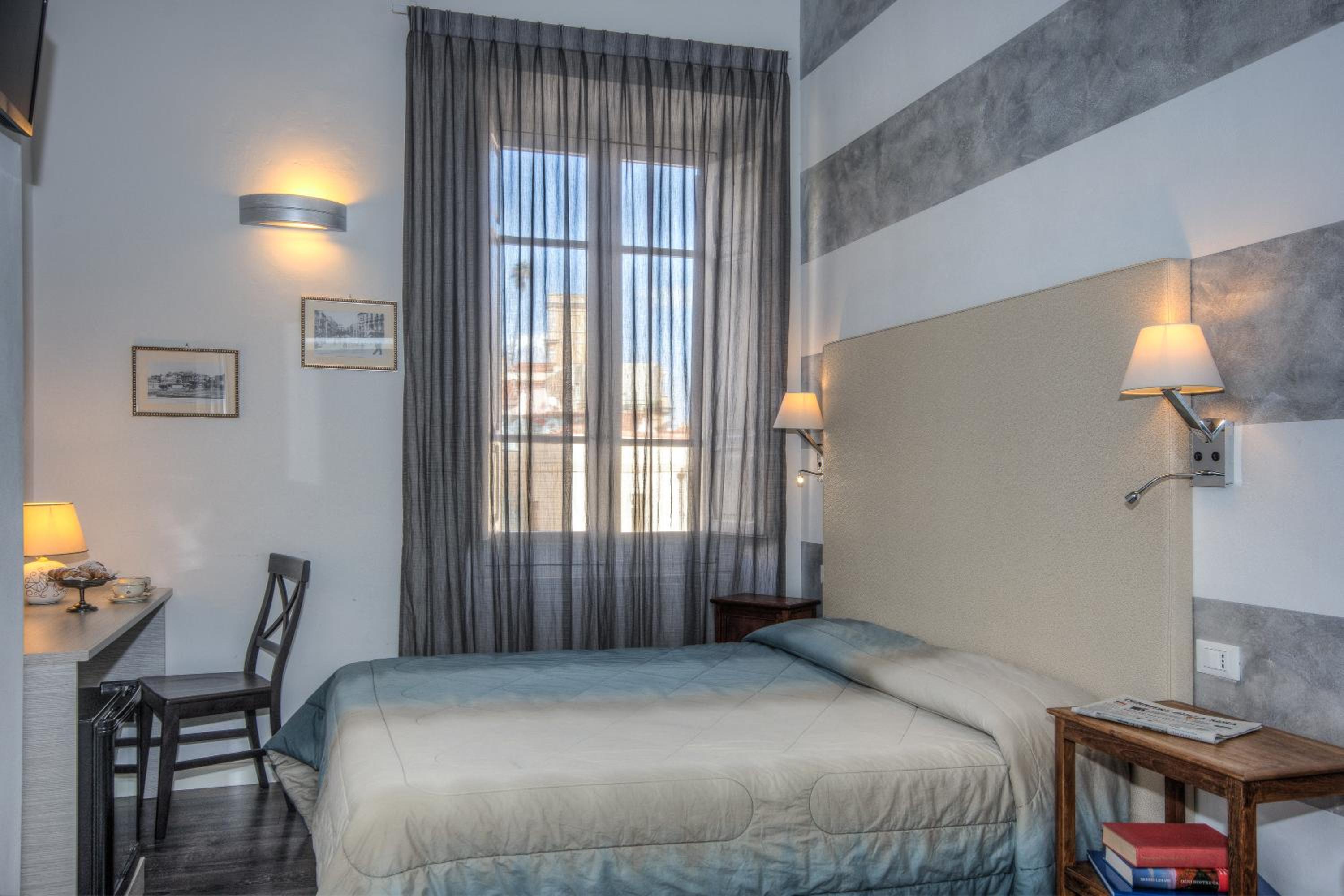 Double or Twin Room photo 3