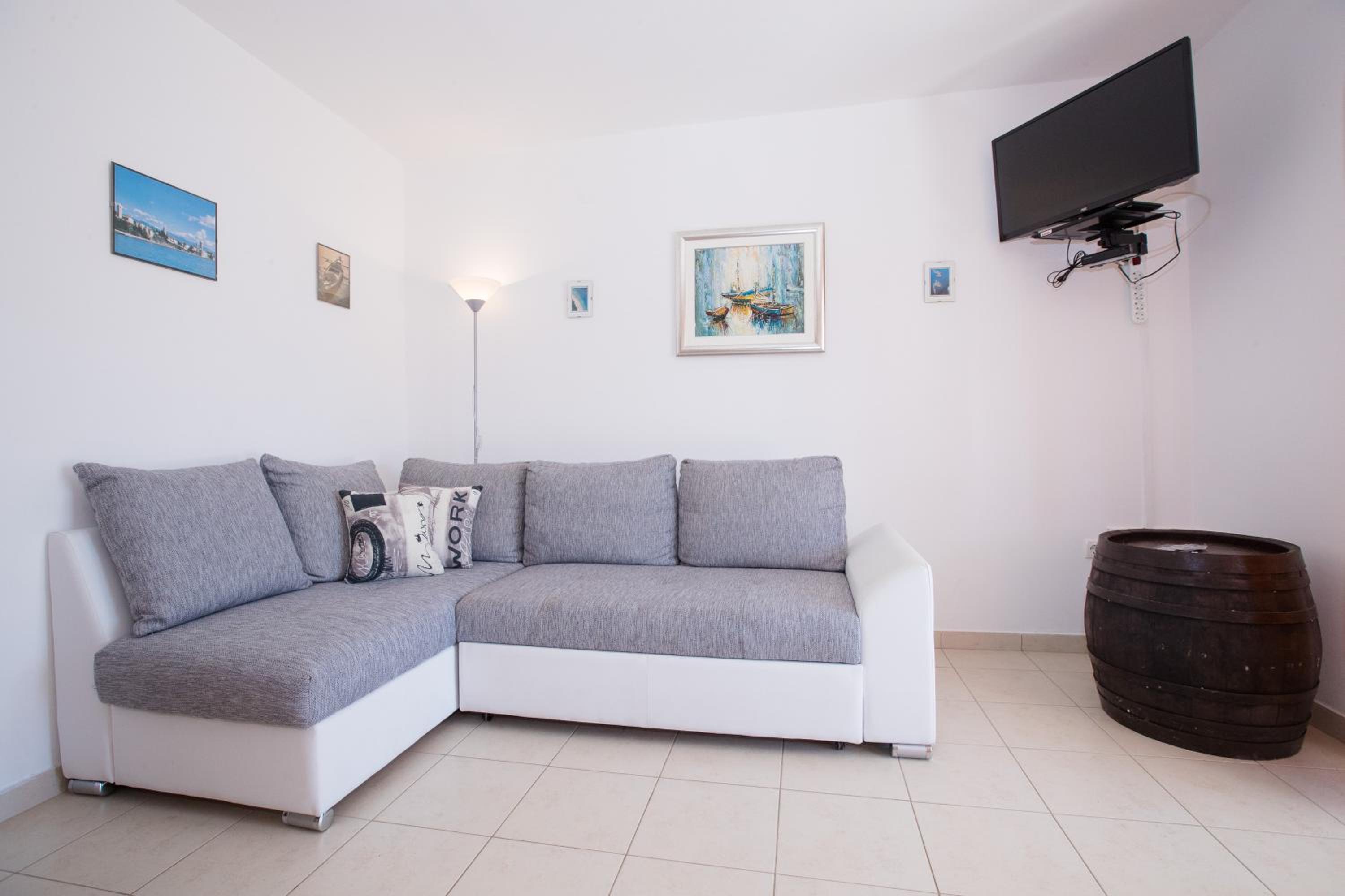 Apartment - Ground Floor photo 3