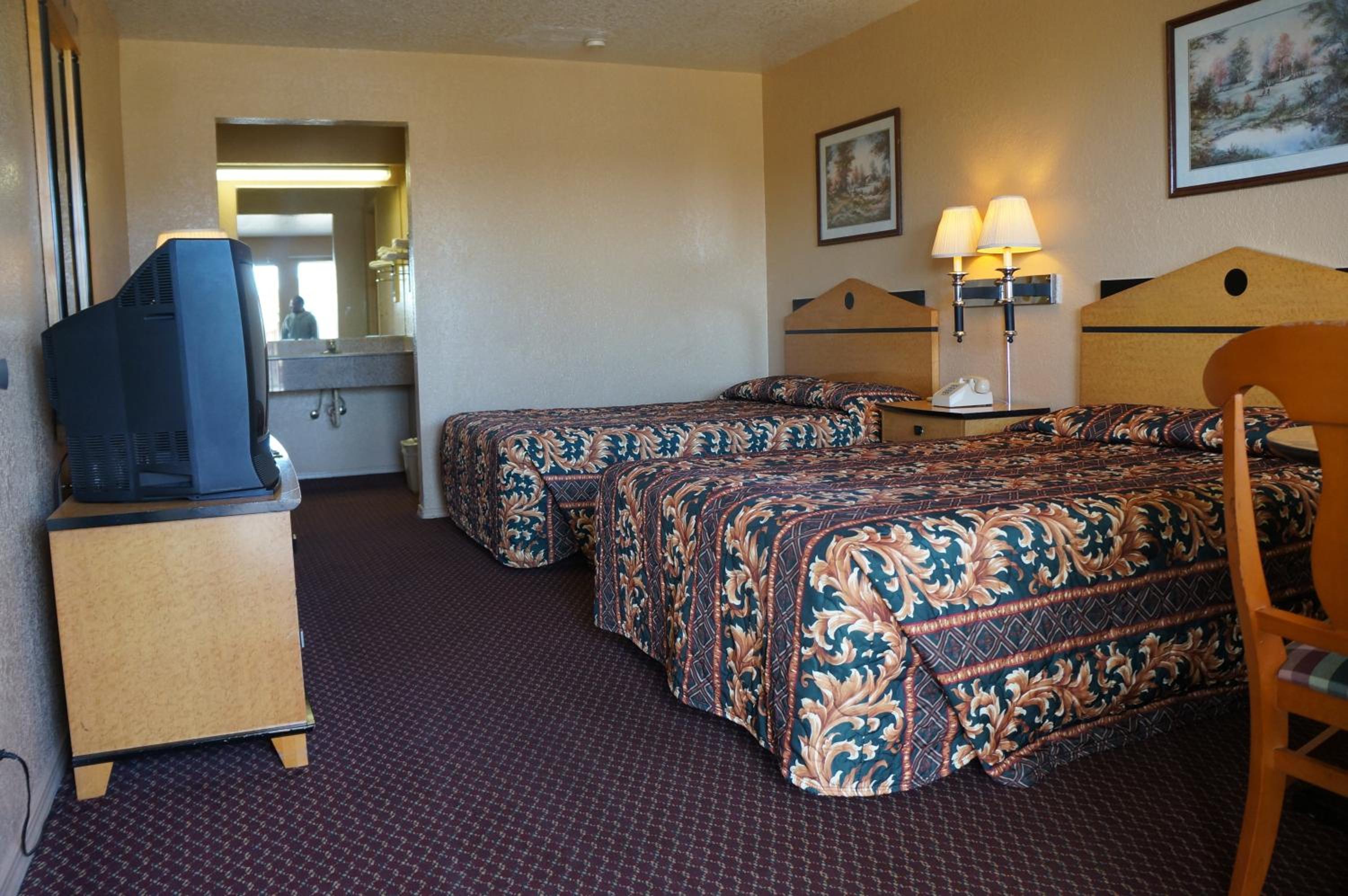Double Room with Two Double Beds - Photo 4