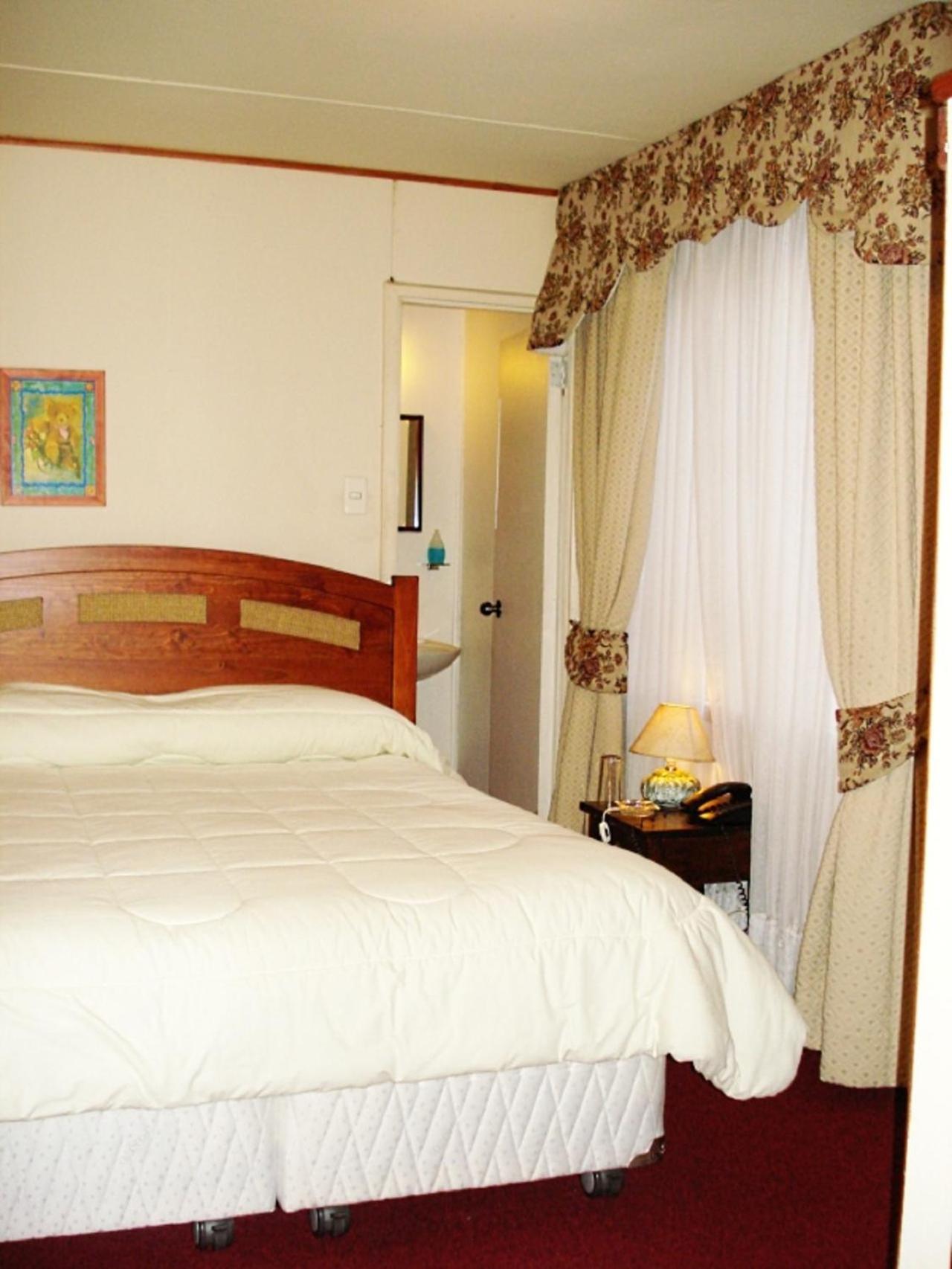 Double Room with Private Bathroom photo 1