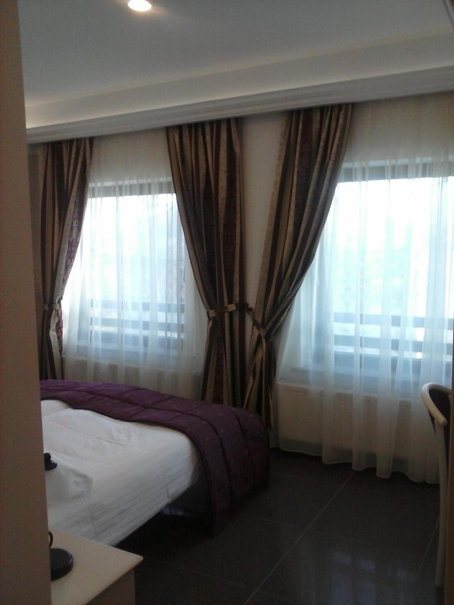 Double Room with Spa Bath - Photo 10