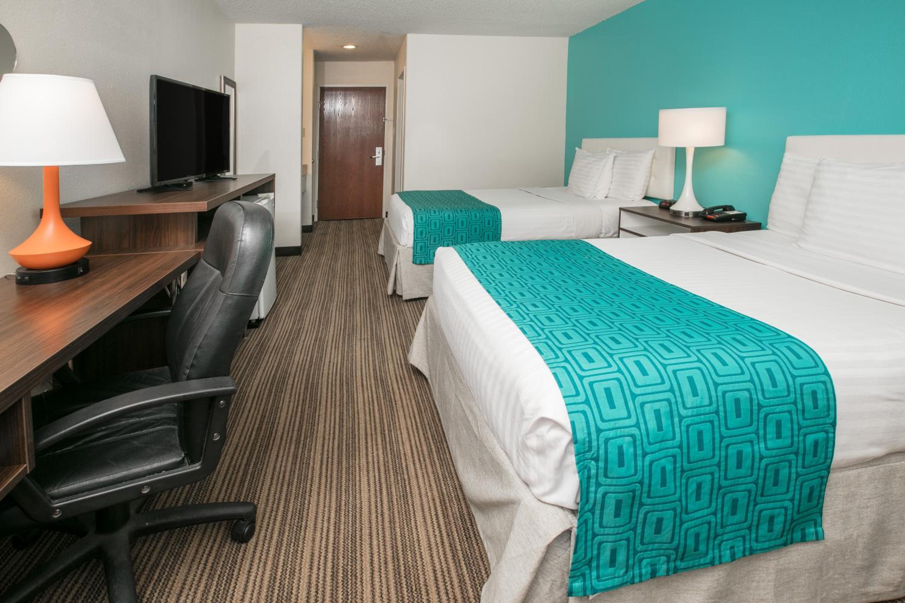 Double Room with Two Double Beds - Smoking - Photo 1