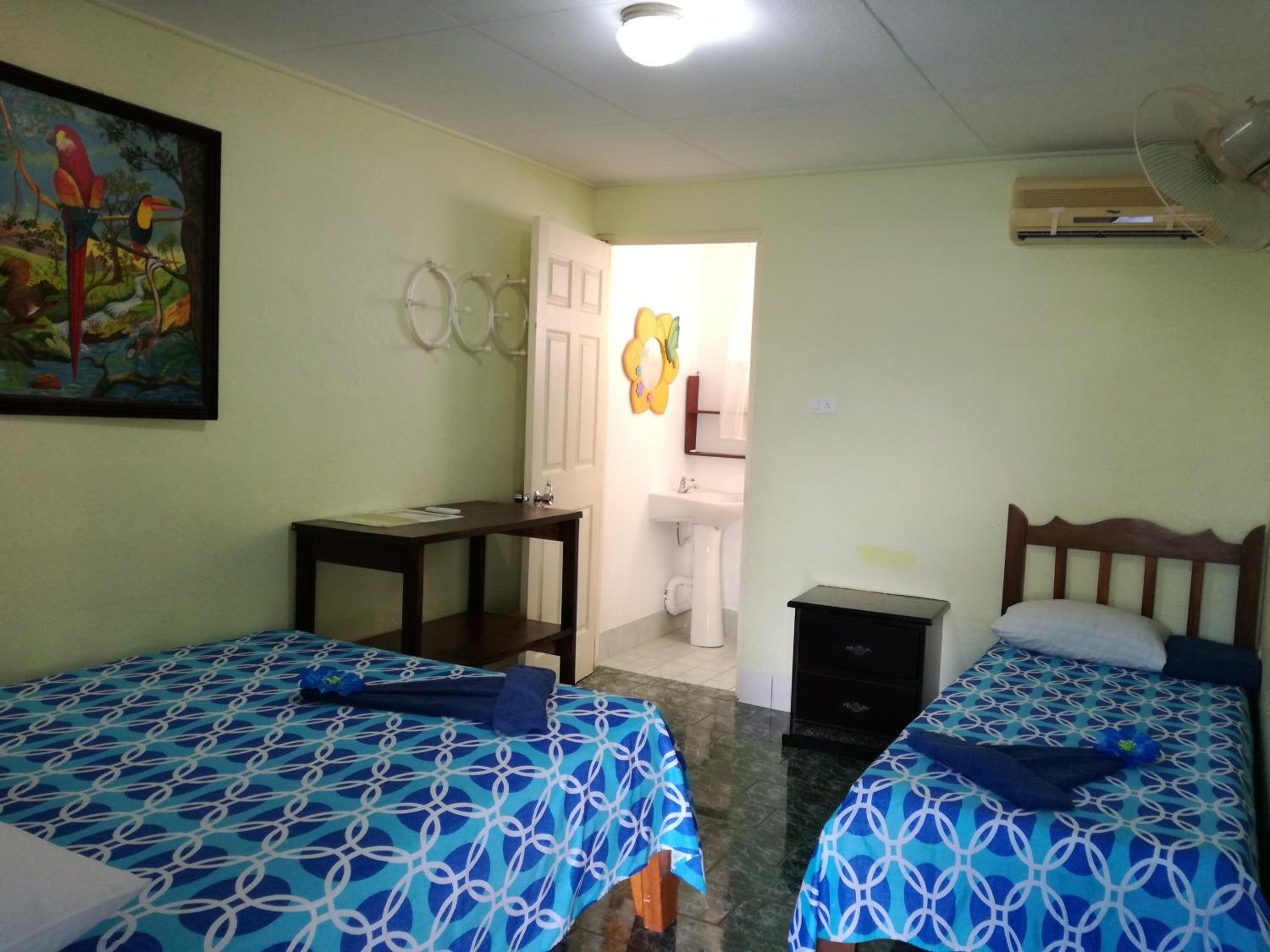 Twin Room with Private Bathroom photo 1