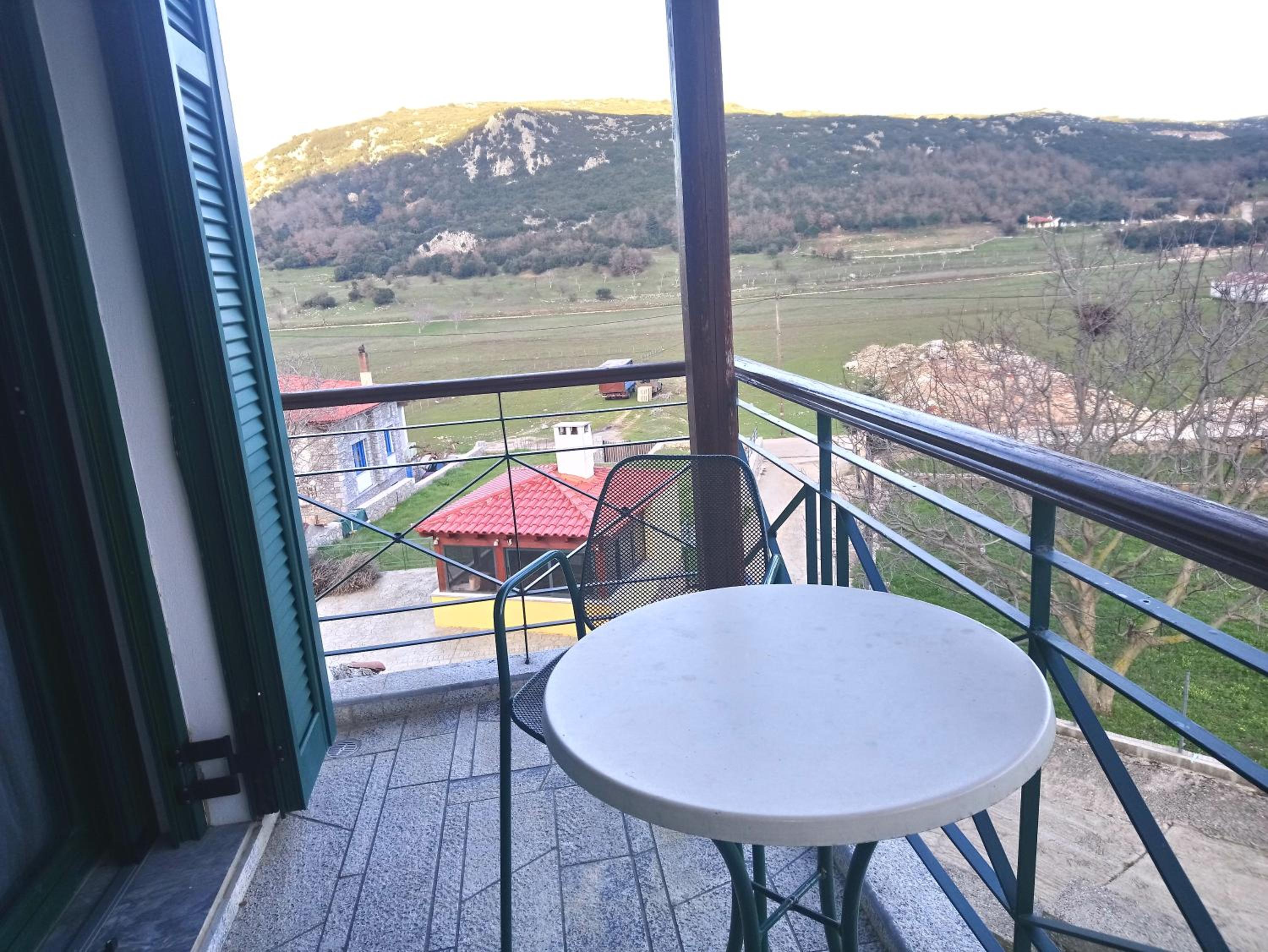 Standard Twin Room with Mountain View - Photo 3