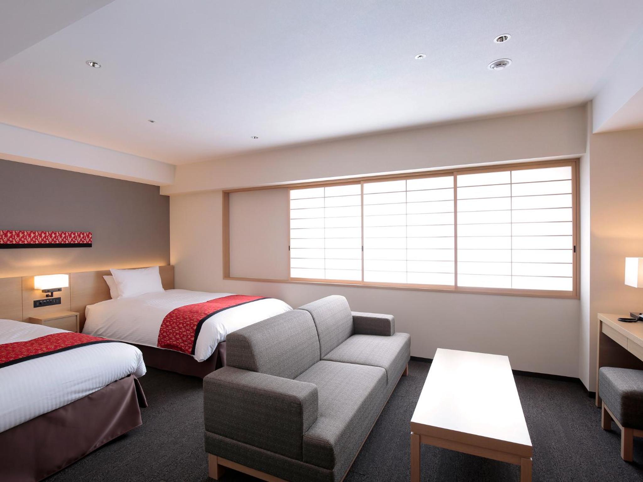 Deluxe Twin Room with Free access to Lounge - Non-Smoking photo 1