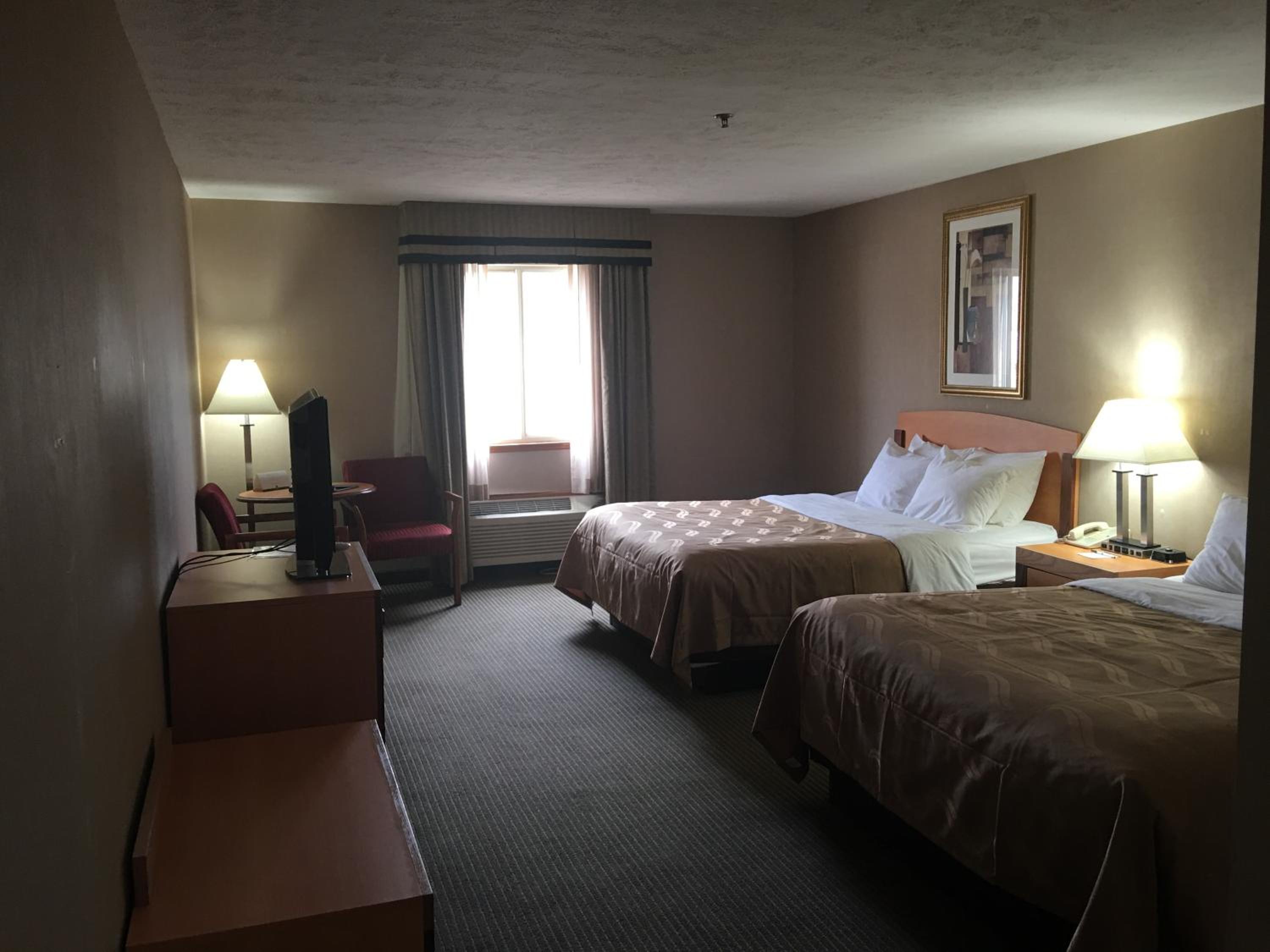 Deluxe Queen Room with Two Queen Beds - Photo 5