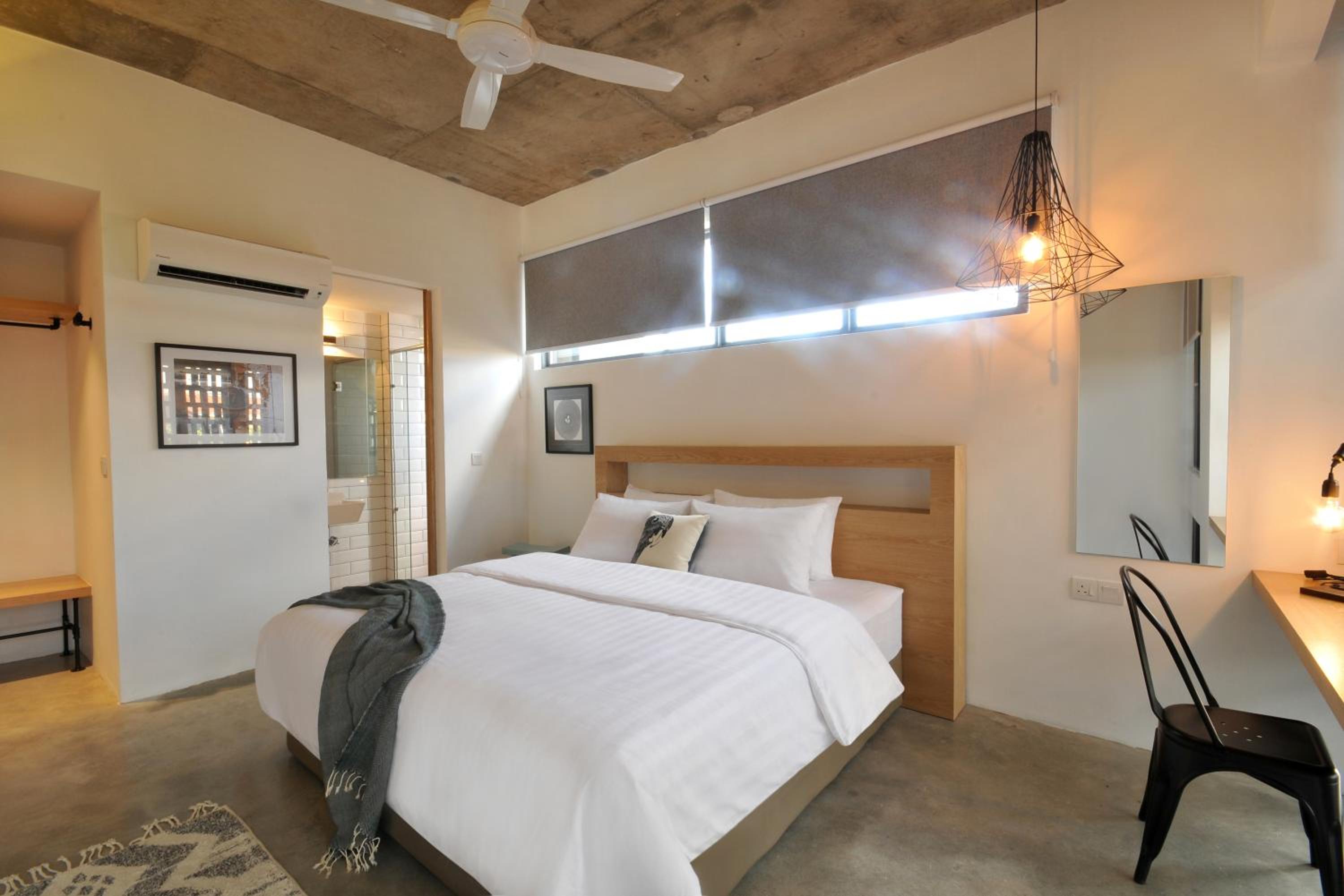 Deluxe King Room photo 3
