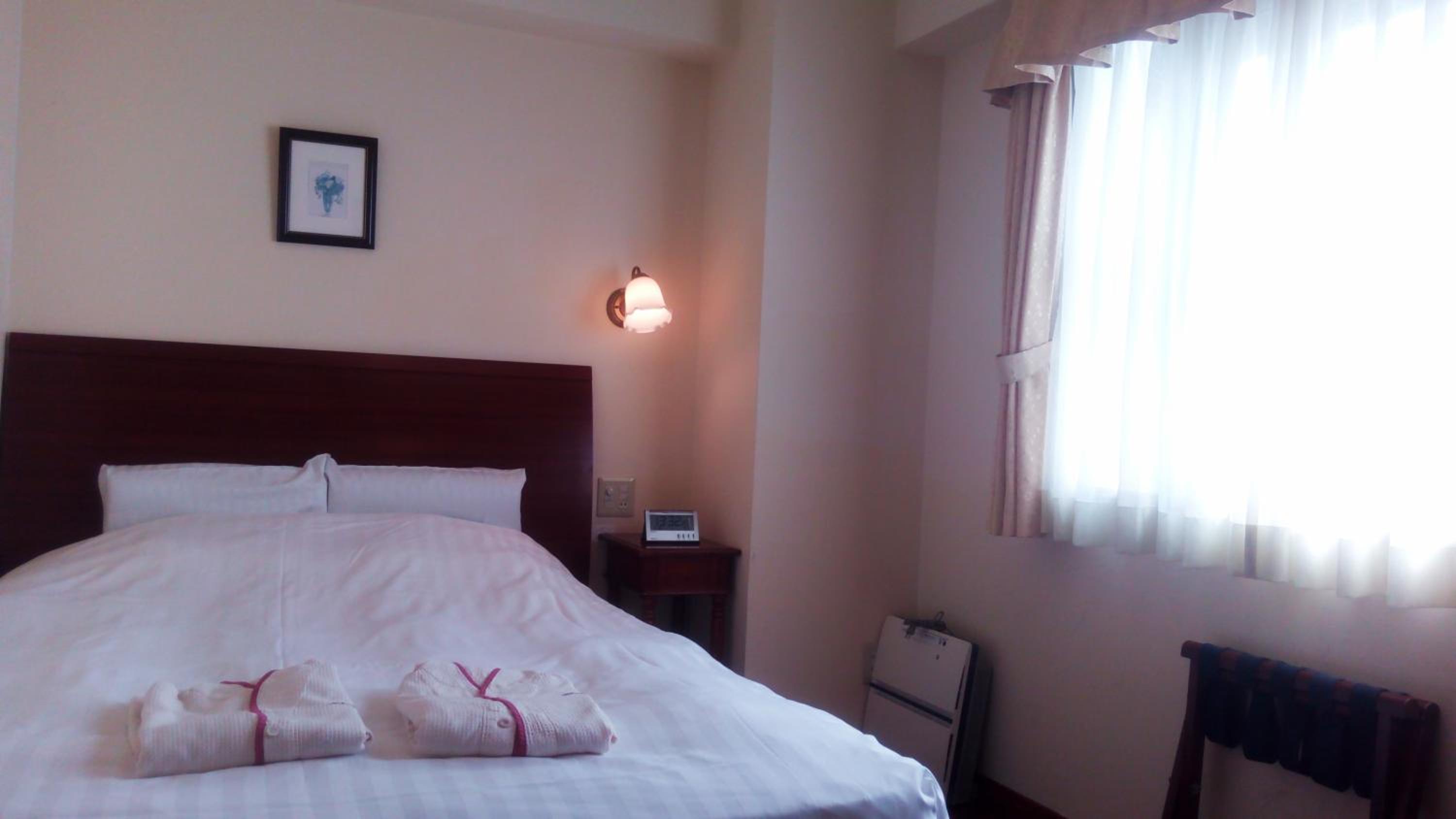 Double Room - Non-Smoking  - Photo 4