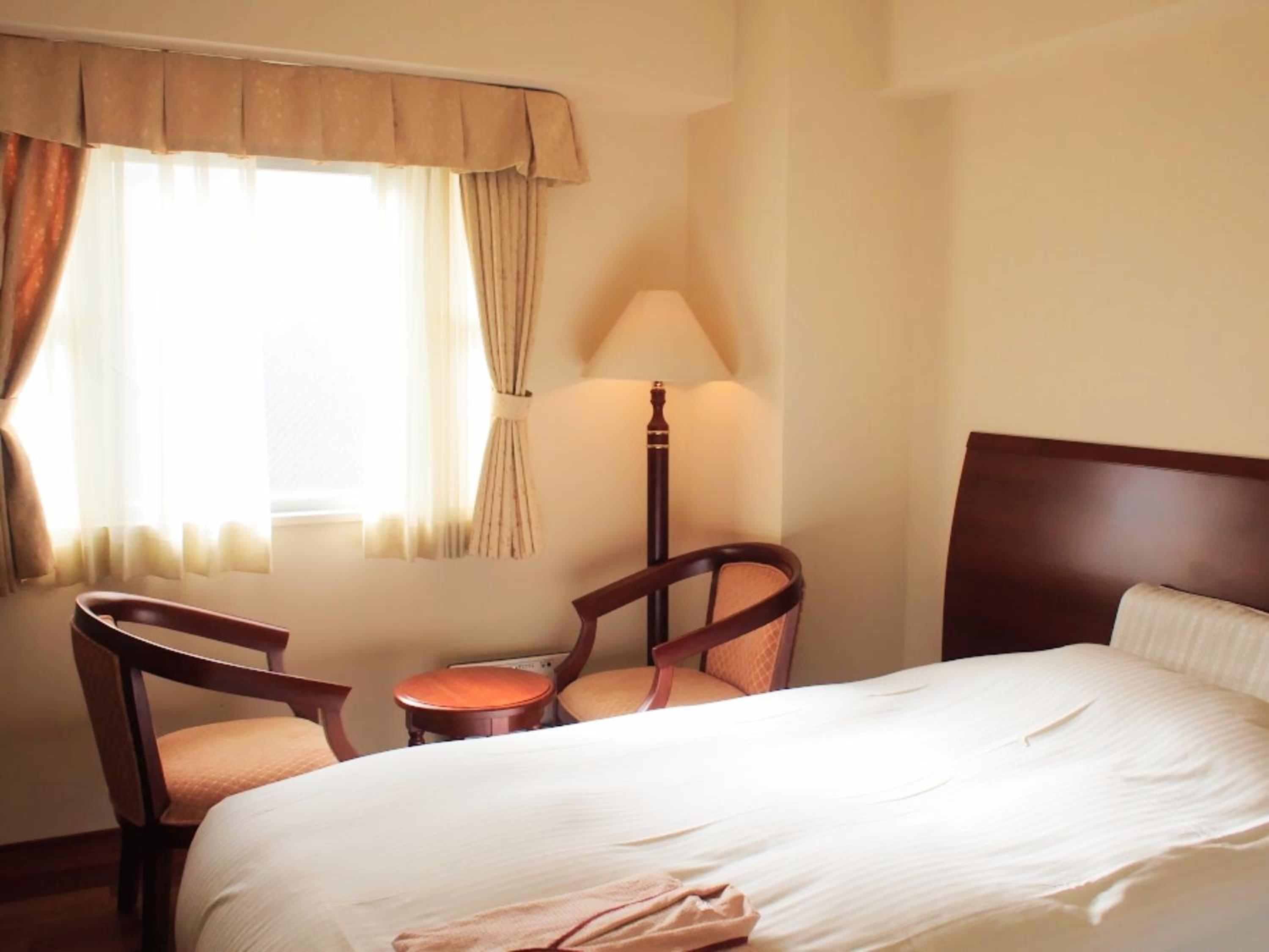 Twin Room - Non-Smoking - Photo 10