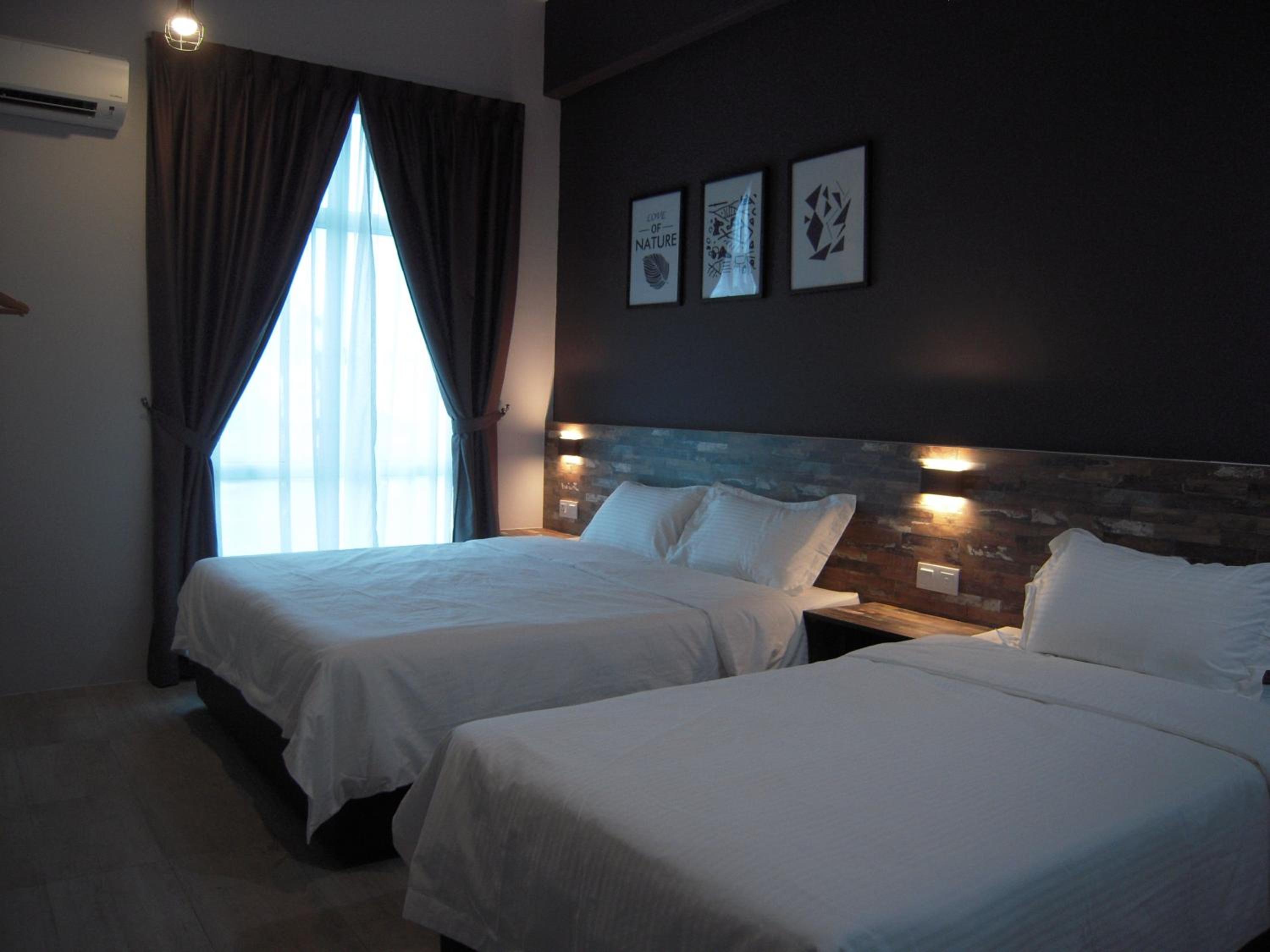Deluxe Family Suite