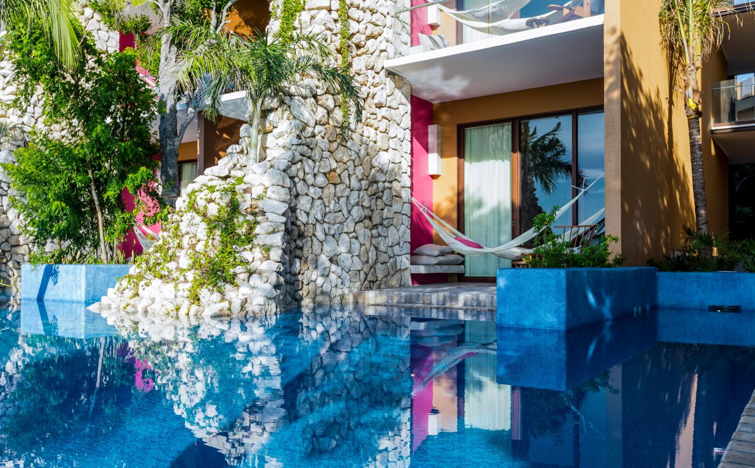 Swim Up Ocean Front