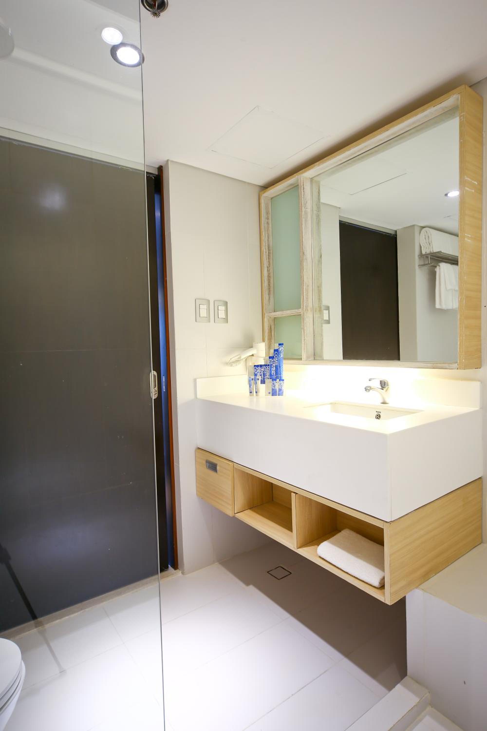 1 King Bed Sunset Suite Non Smoking - Photo 3