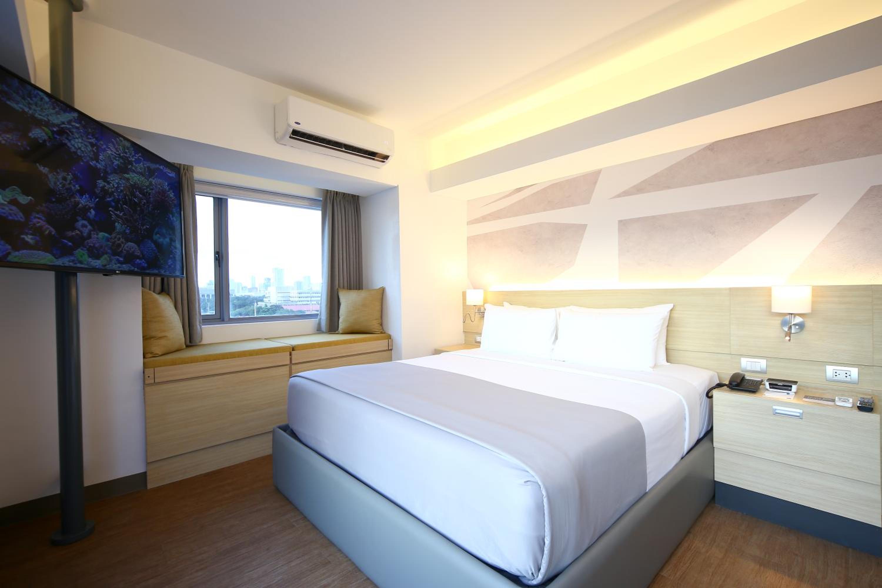 1 King Bed Sunset Suite Non Smoking - Photo 4