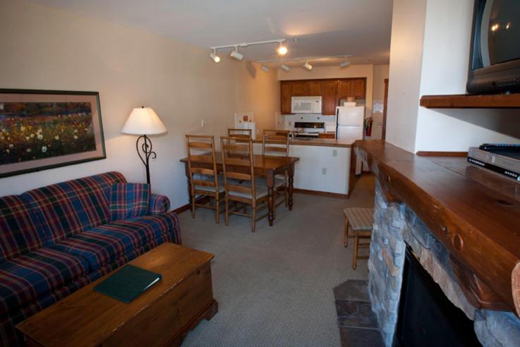 Deluxe One-Bedroom Condo