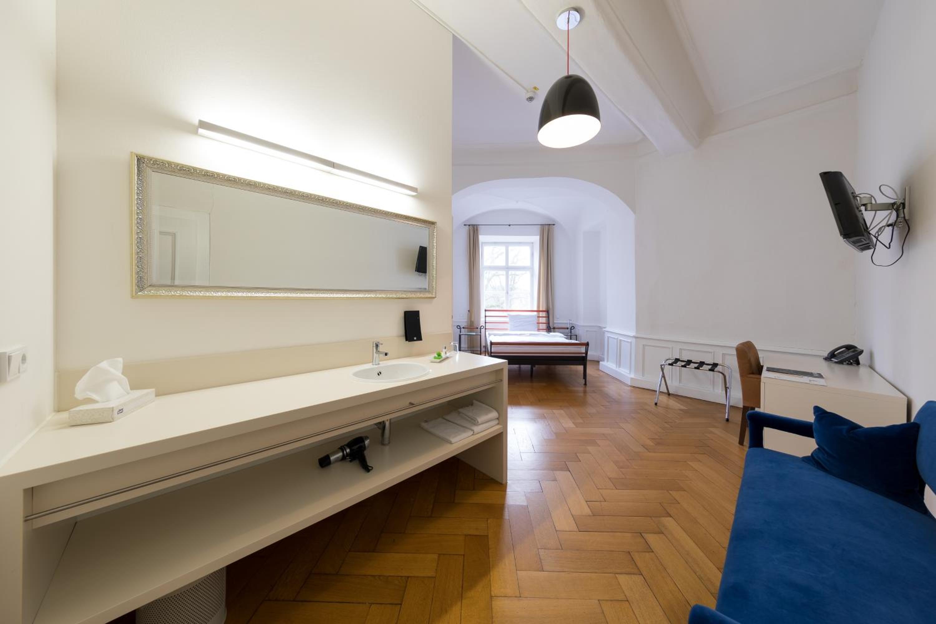 Single Room in Castle photo 2