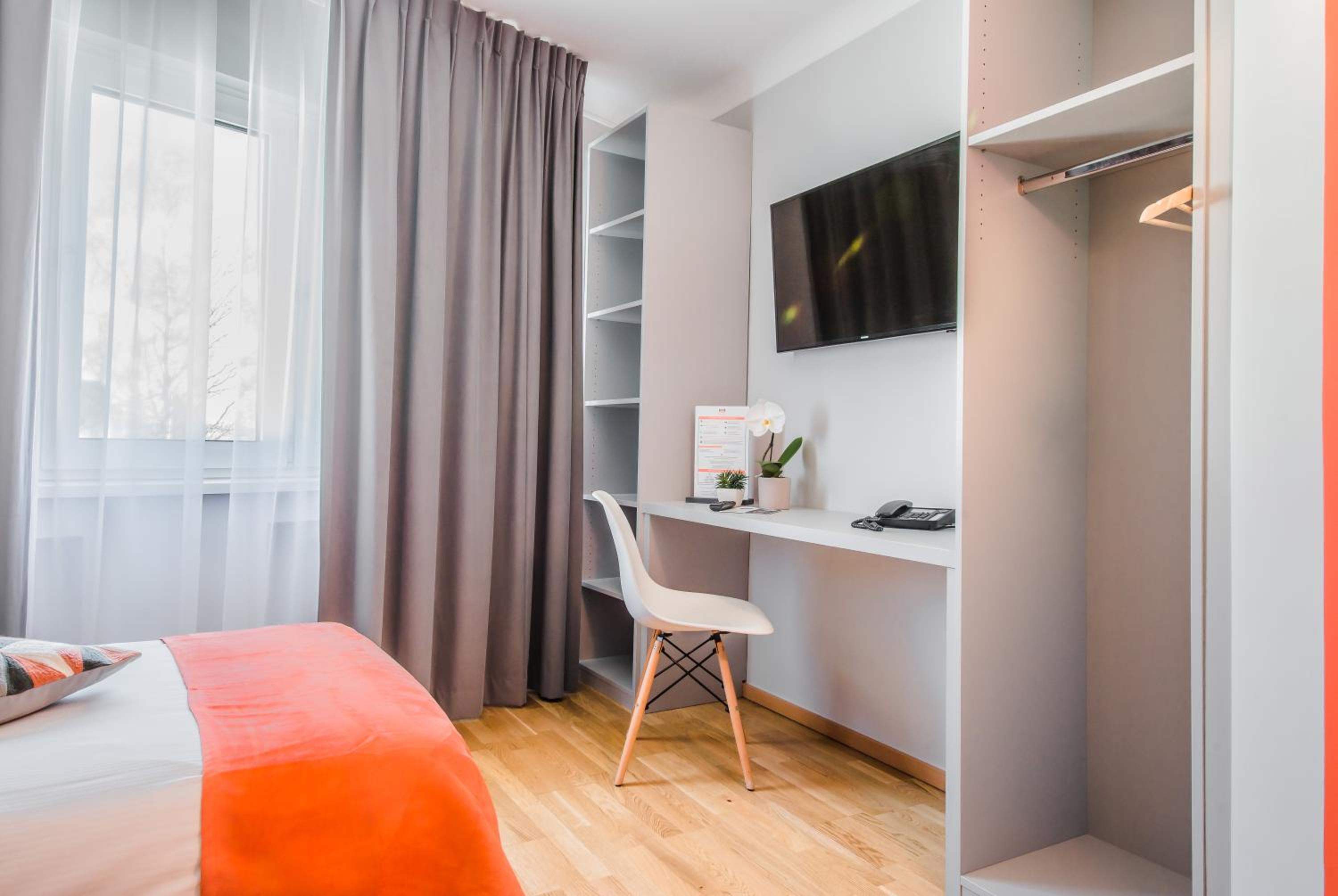 Small Single Room photo 2