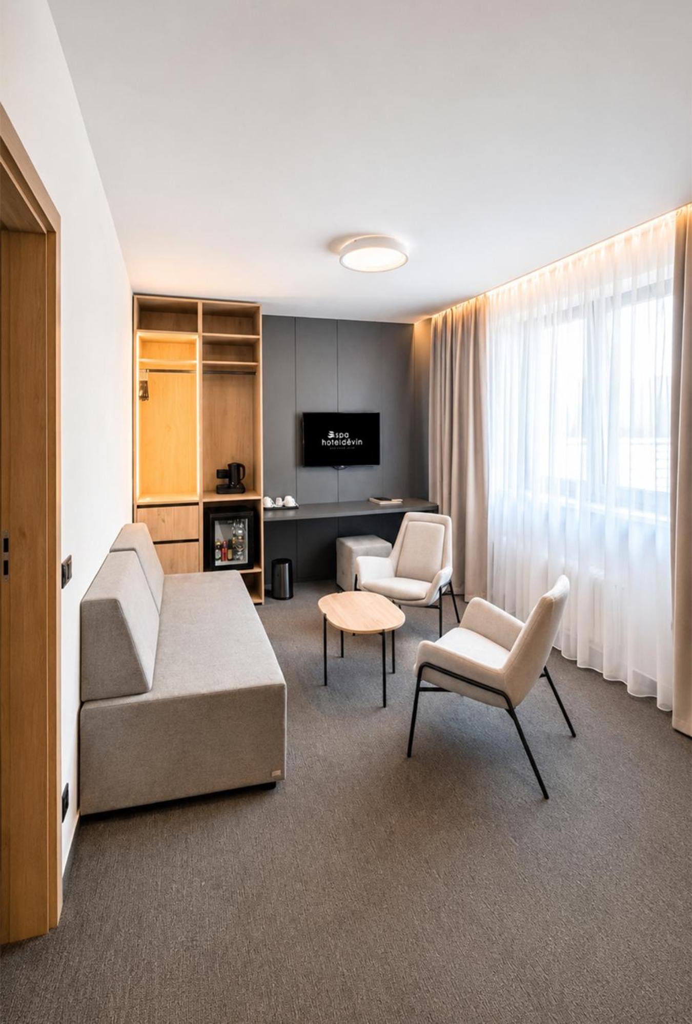 Deluxe Suite