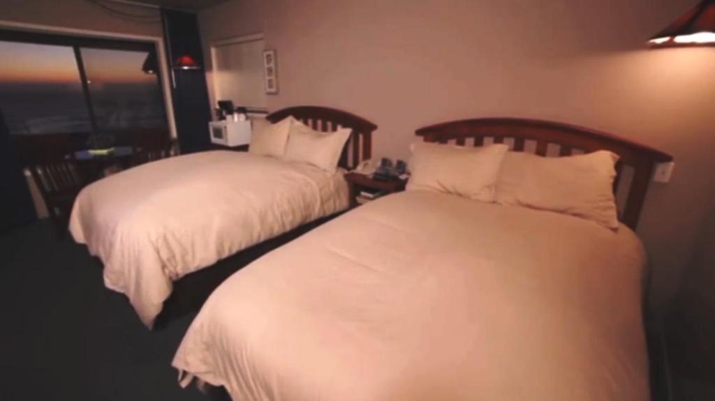 Double Room with Two Double Beds - Photo 2