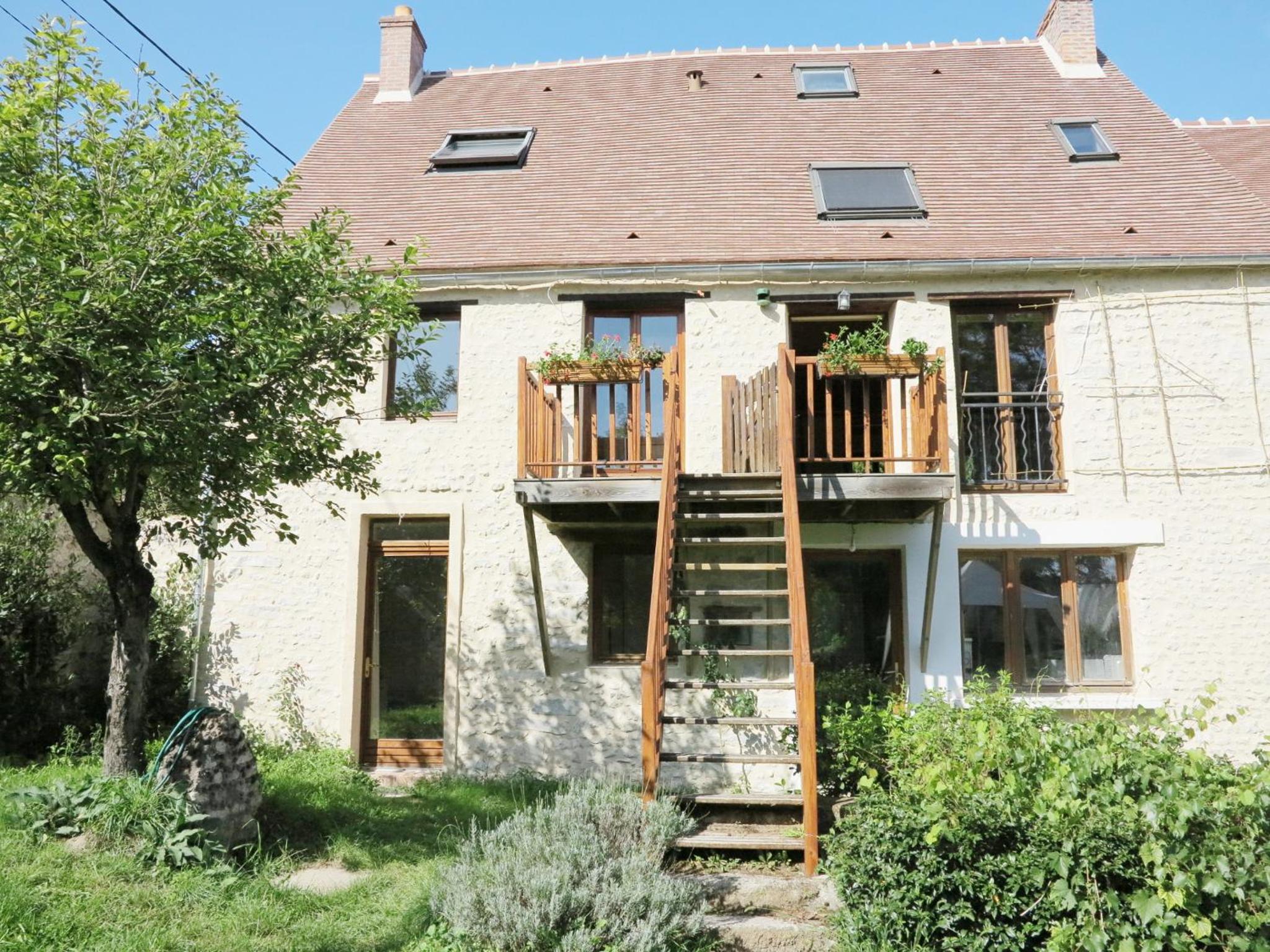 Apartment with Garden View photo 3