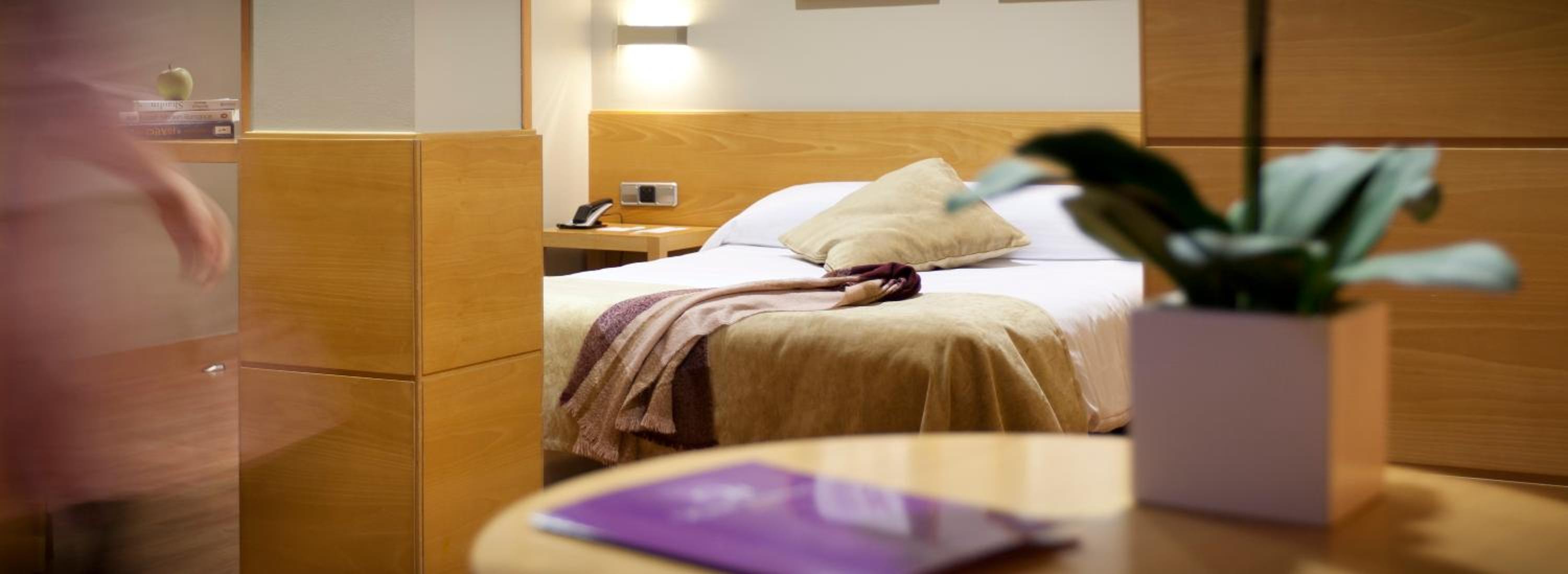 Double or Twin Room thumbnail 6