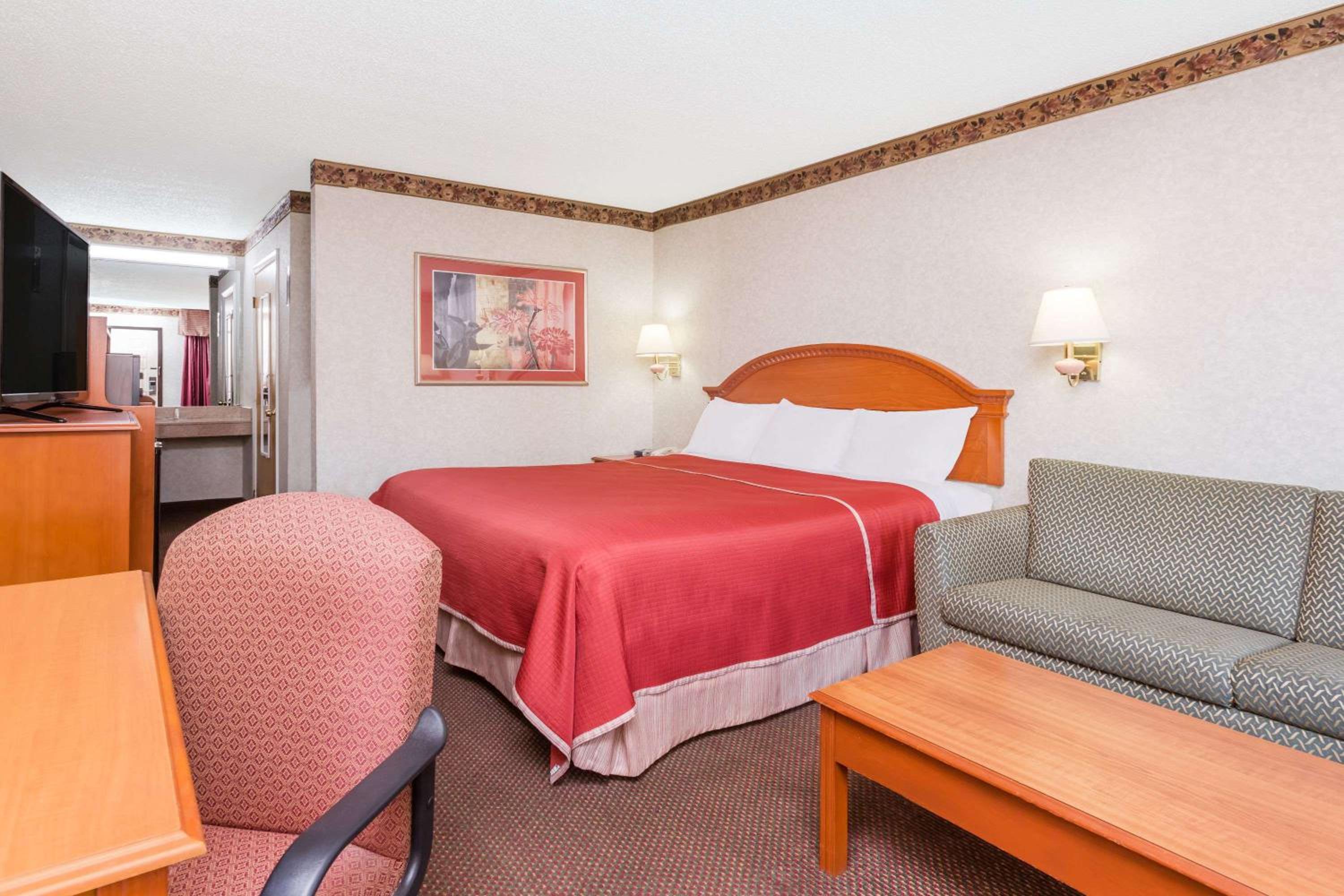 King Room - Disability Access/Non-Smoking photo 1