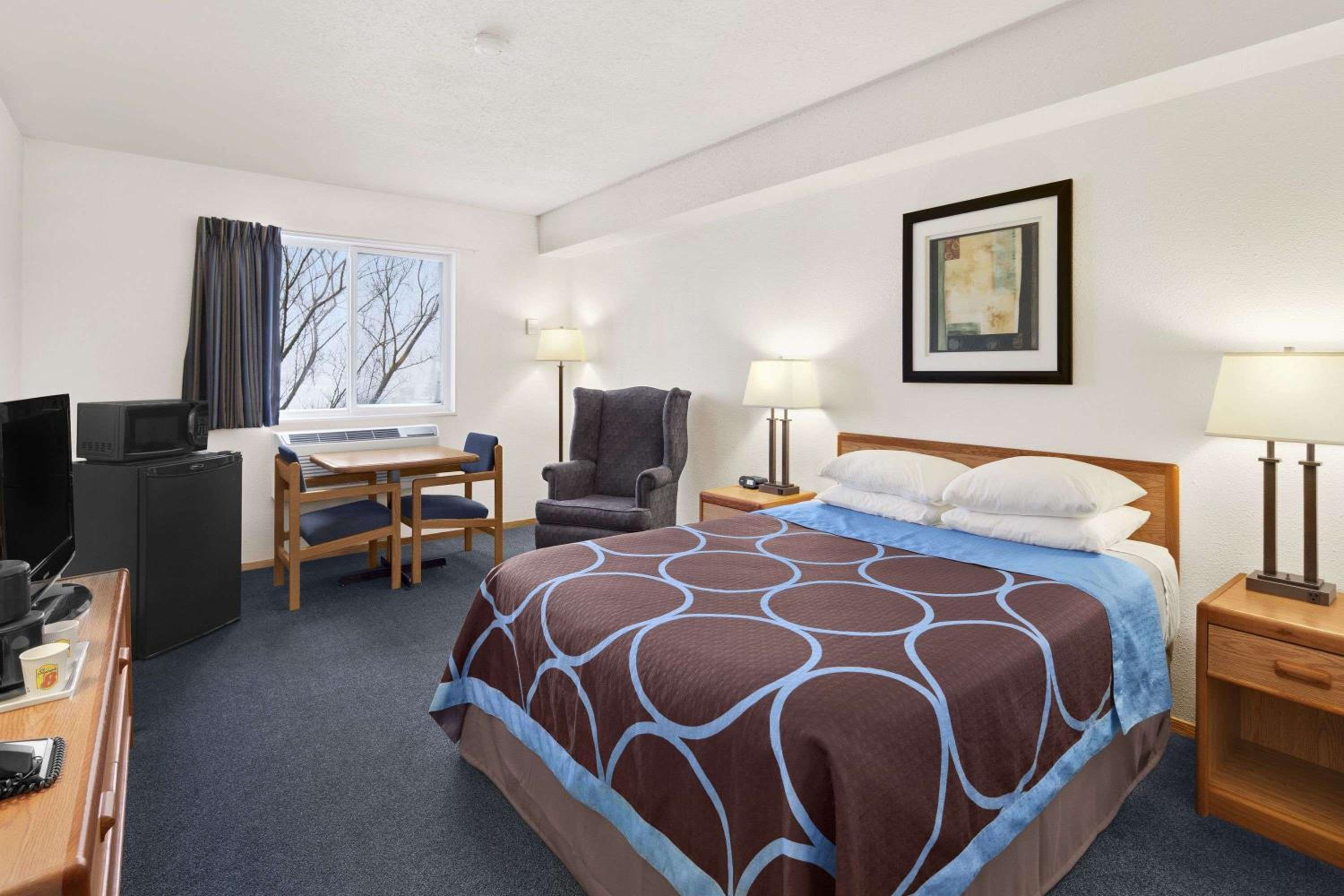 Queen Room - Disability Access/Non-Smoking - Photo 1