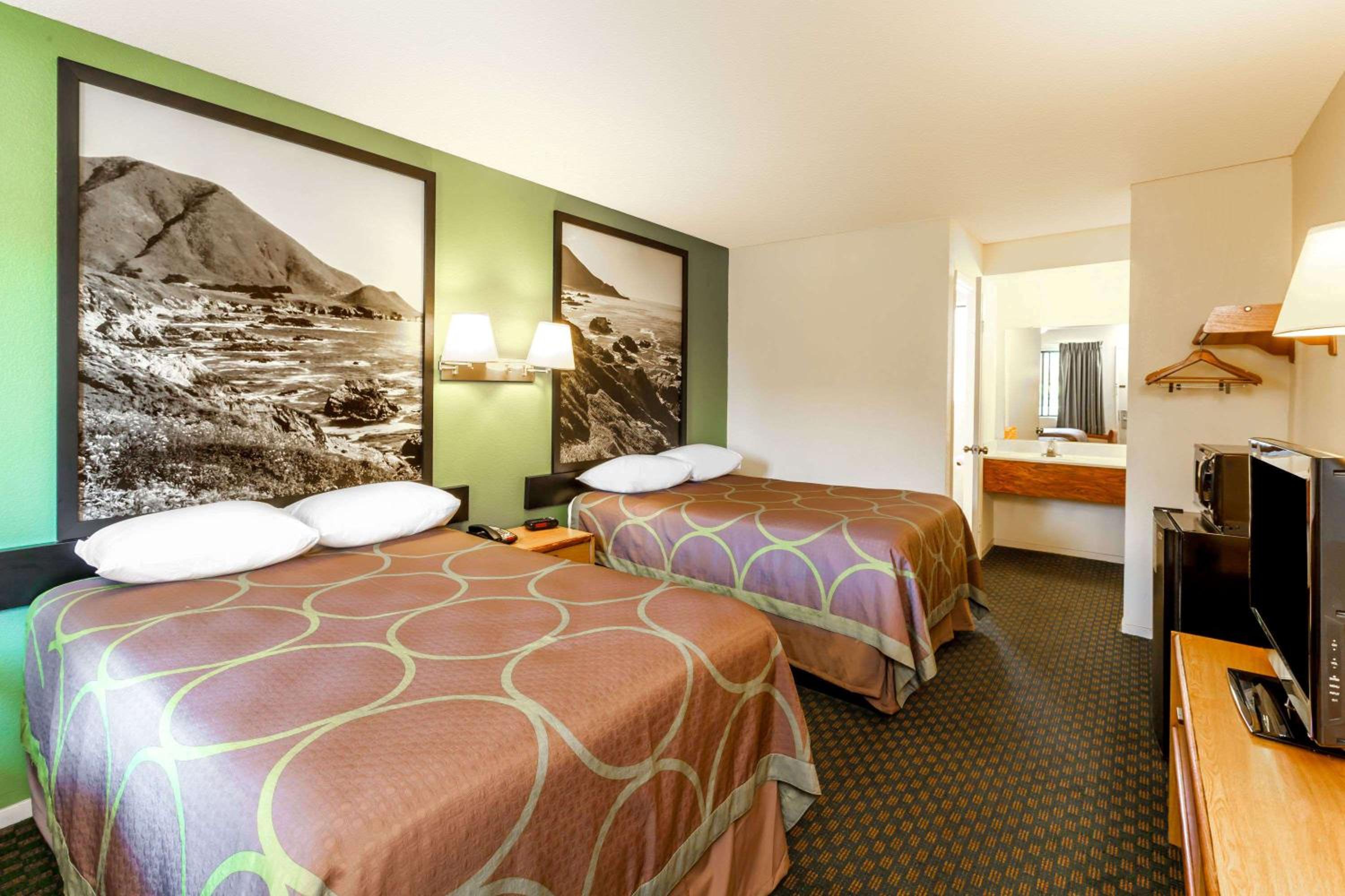 Double Room with Two Double Beds - Non-Smoking - Photo 5