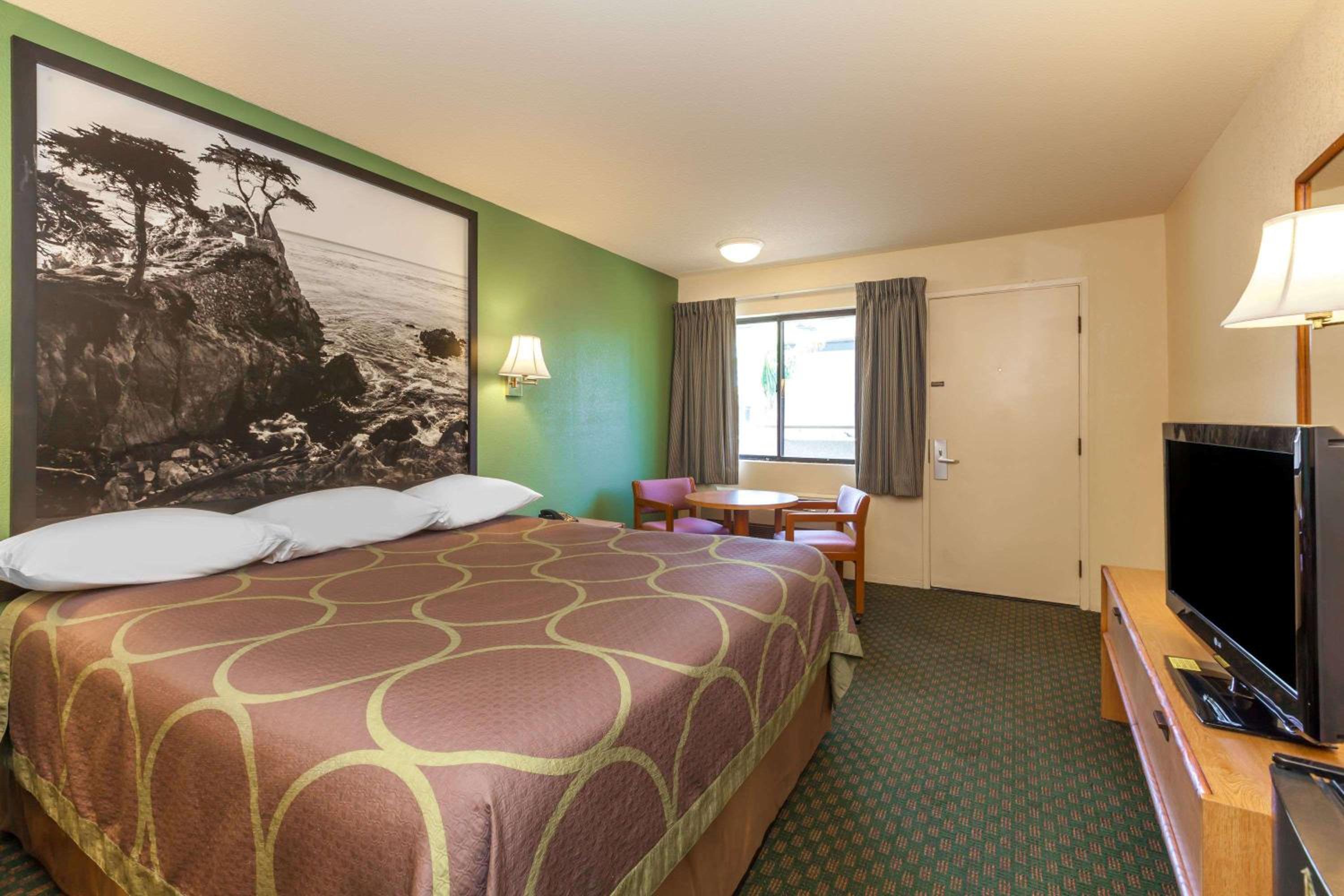 King Room- Non-Smoking - Photo 3