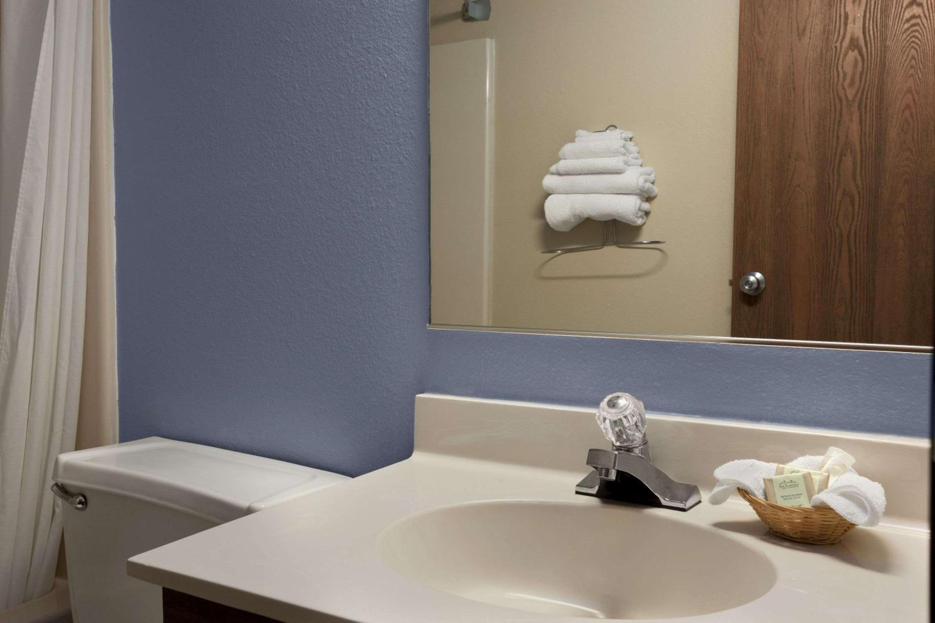 King Room - Non-Smoking - Photo 3