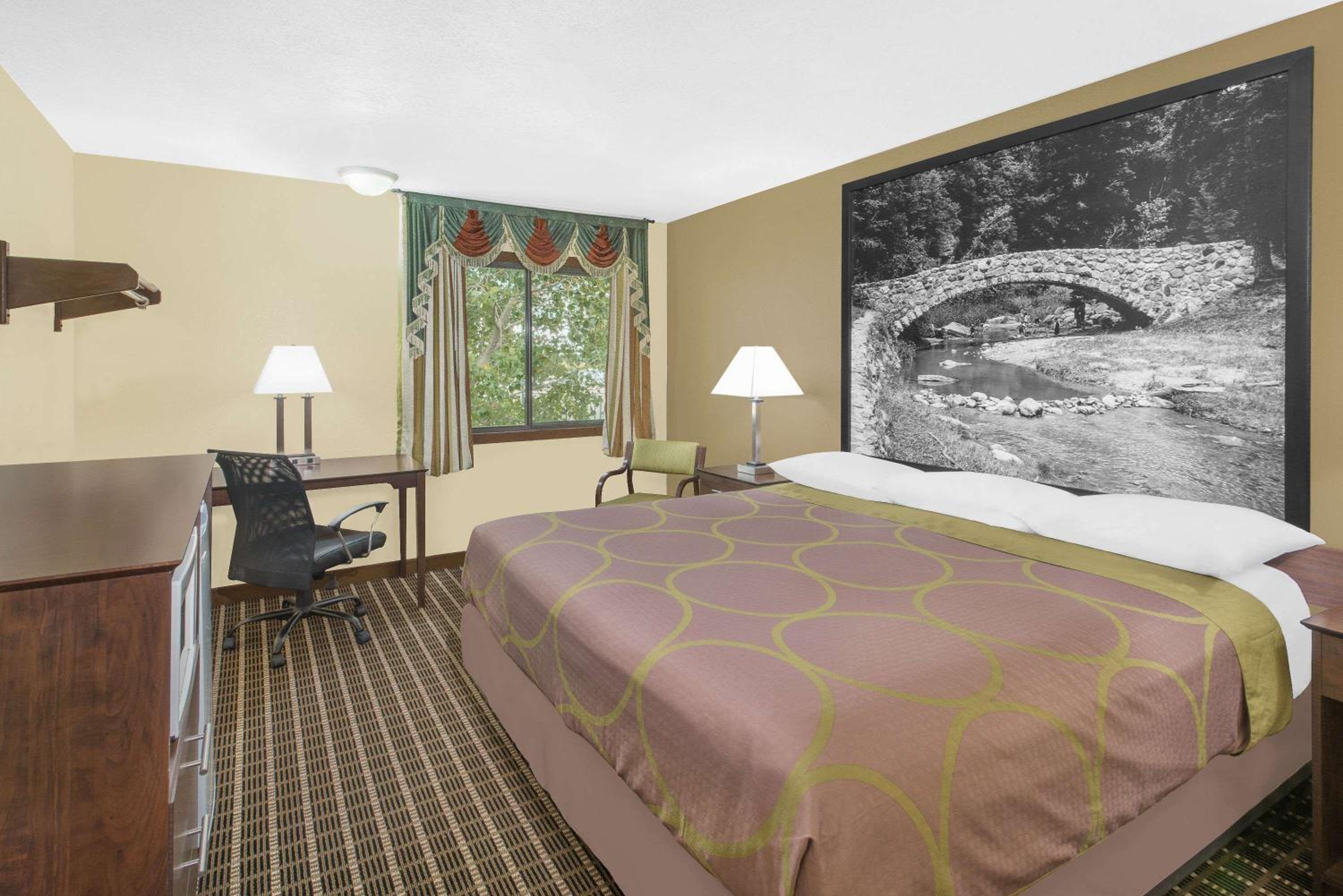 King Room - Mobility Access/Non-Smoking photo 1