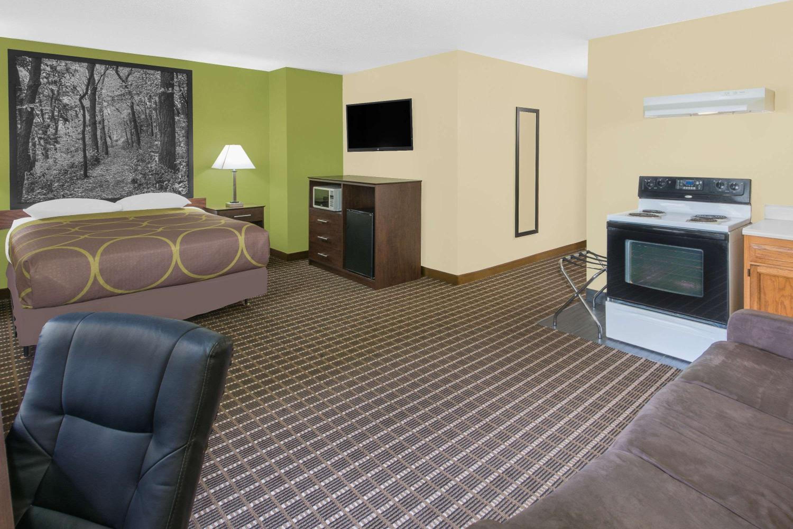 Studio Suite with Two Double Beds - Non-Smoking photo 2