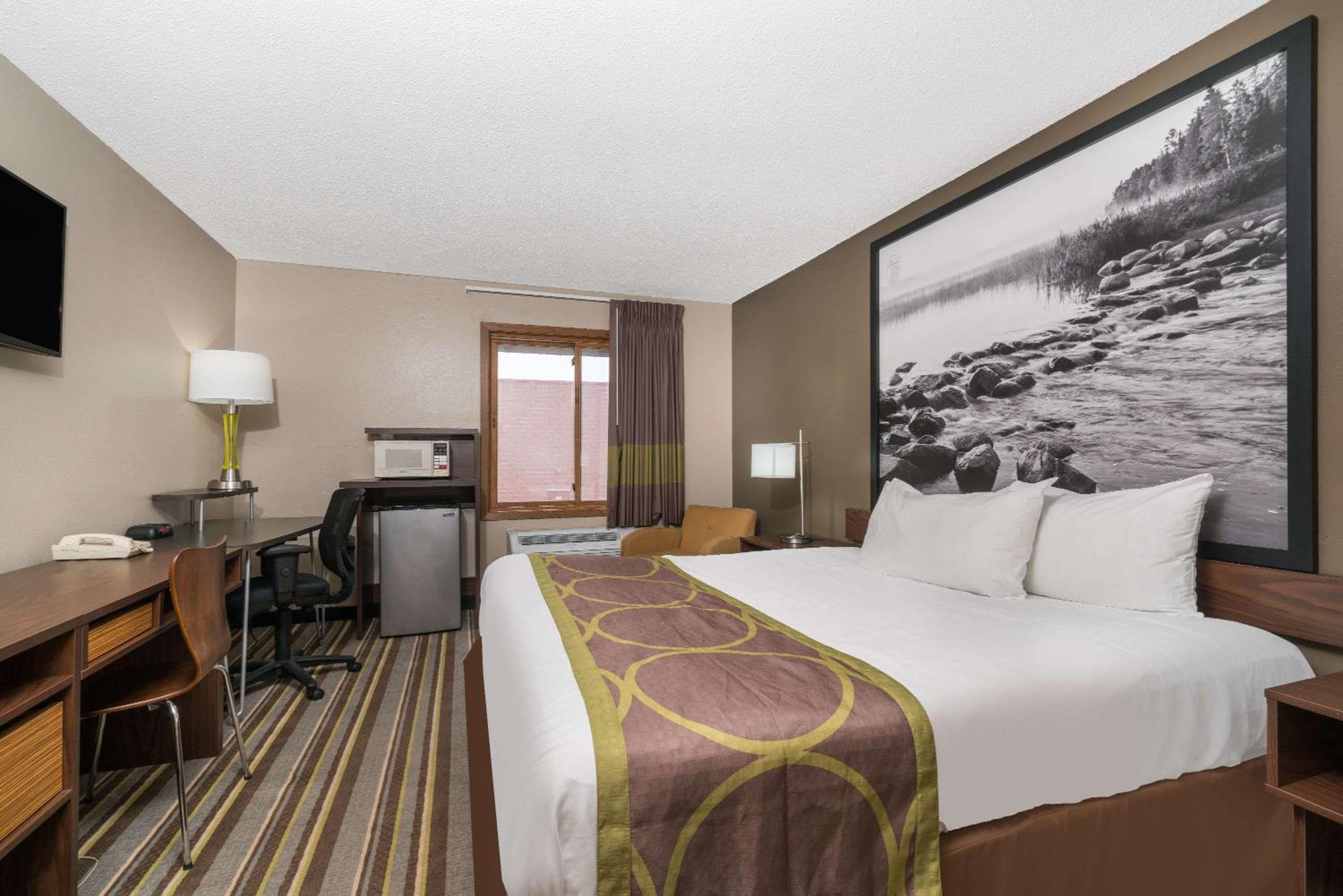King Room- Non-Smoking - Photo 1