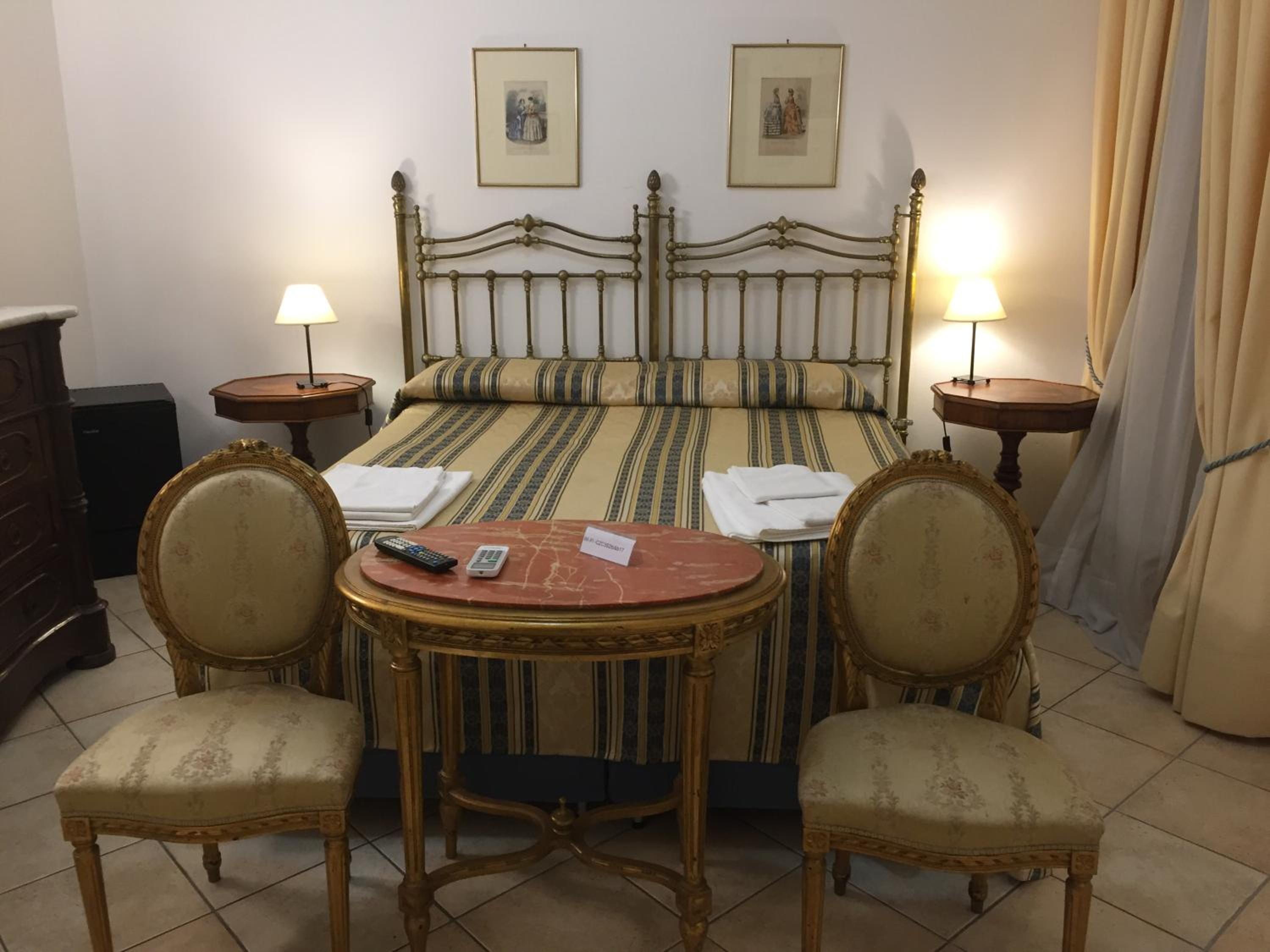 Double or Twin Room photo 2