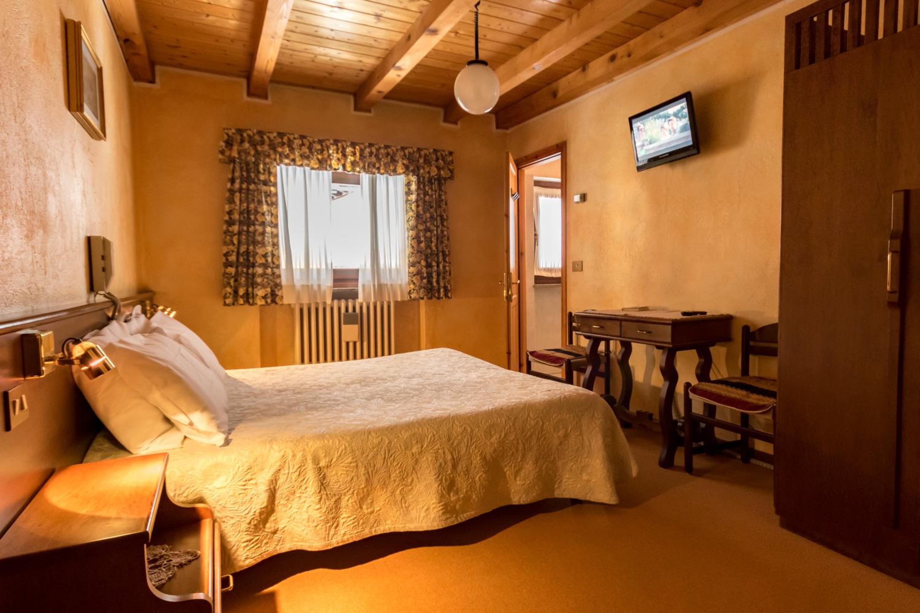 Double or Twin Room photo 3