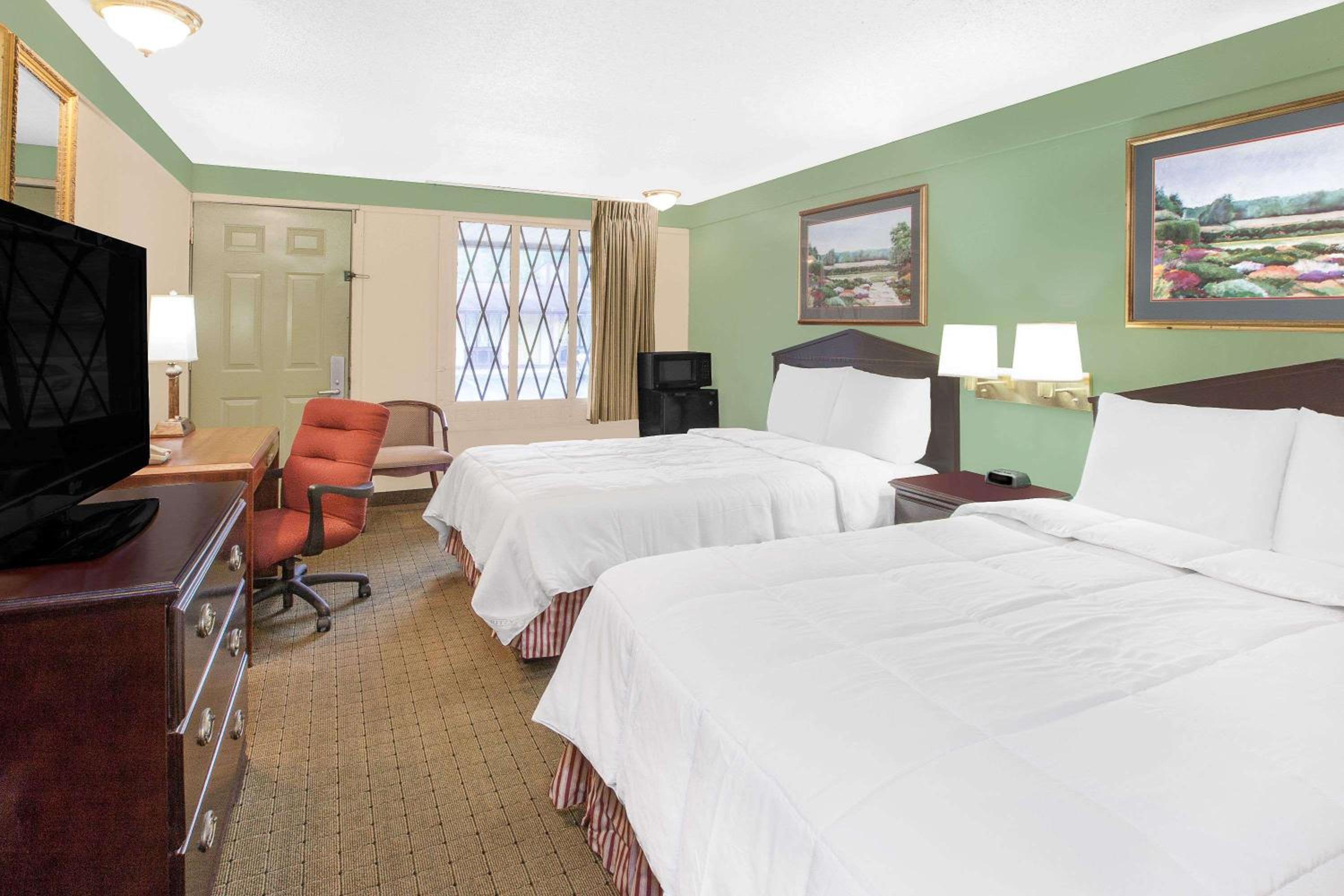 Queen Room - Photo 4