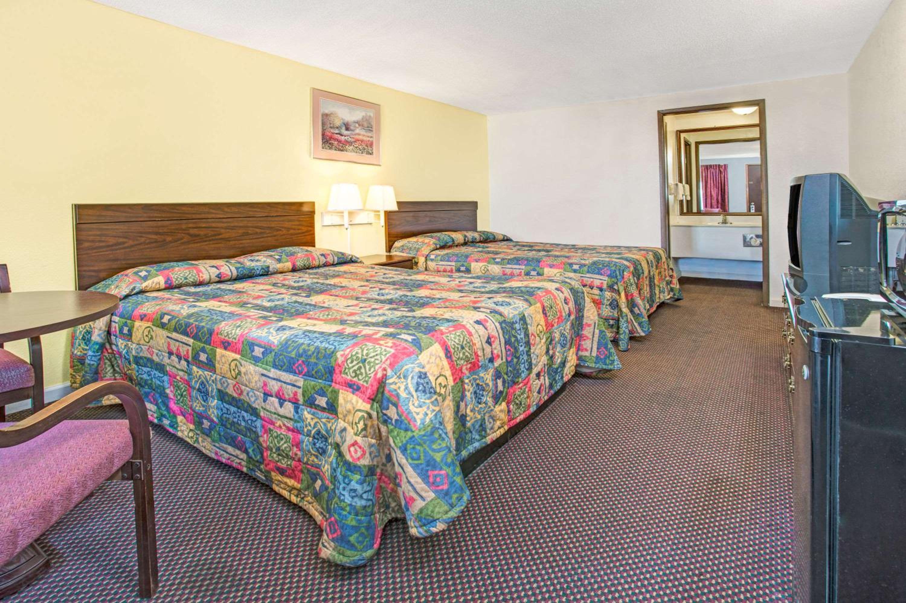 Double Room with Two Double Beds - Non-Smoking - Photo 1