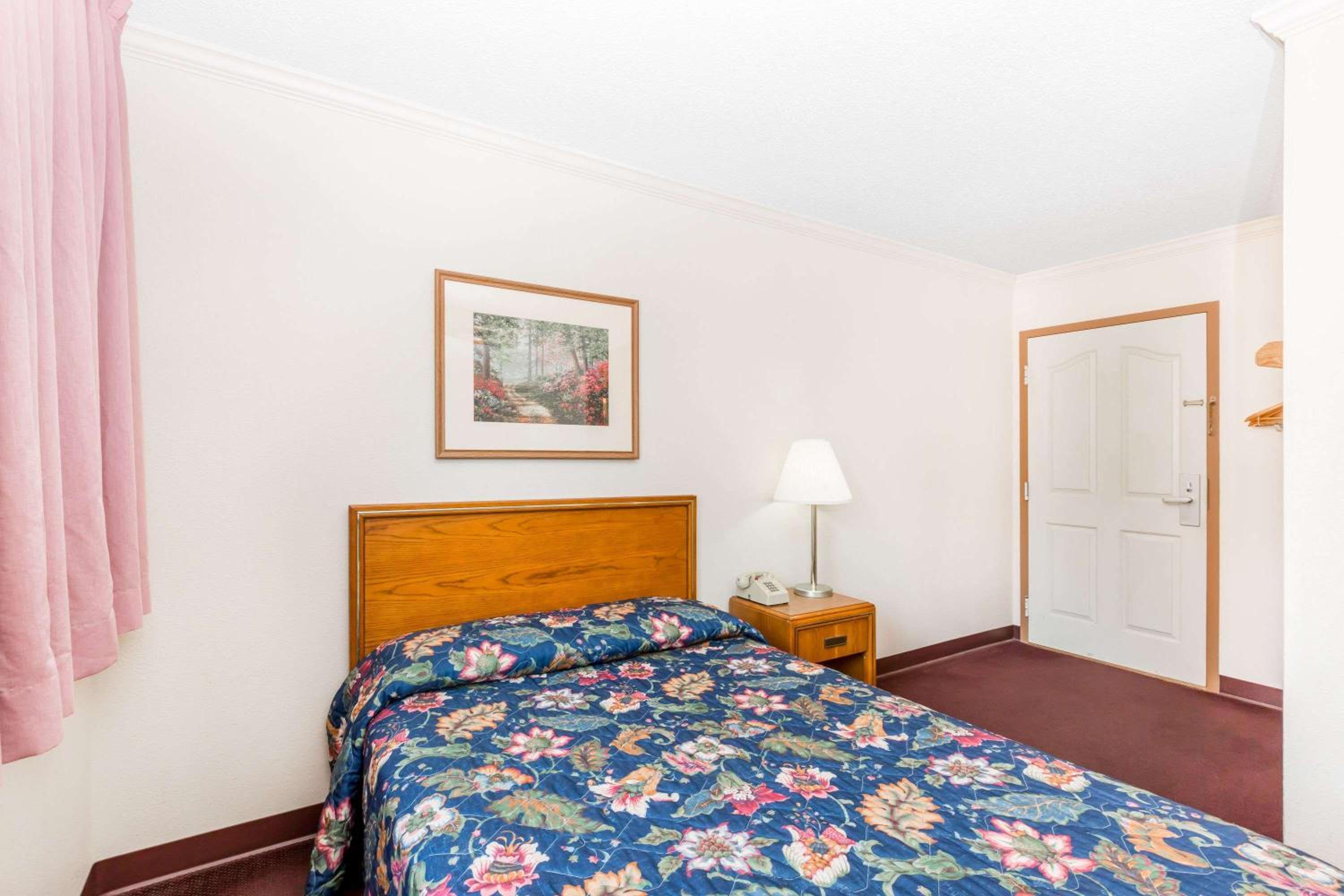 Double Room - Smoking - Photo 1