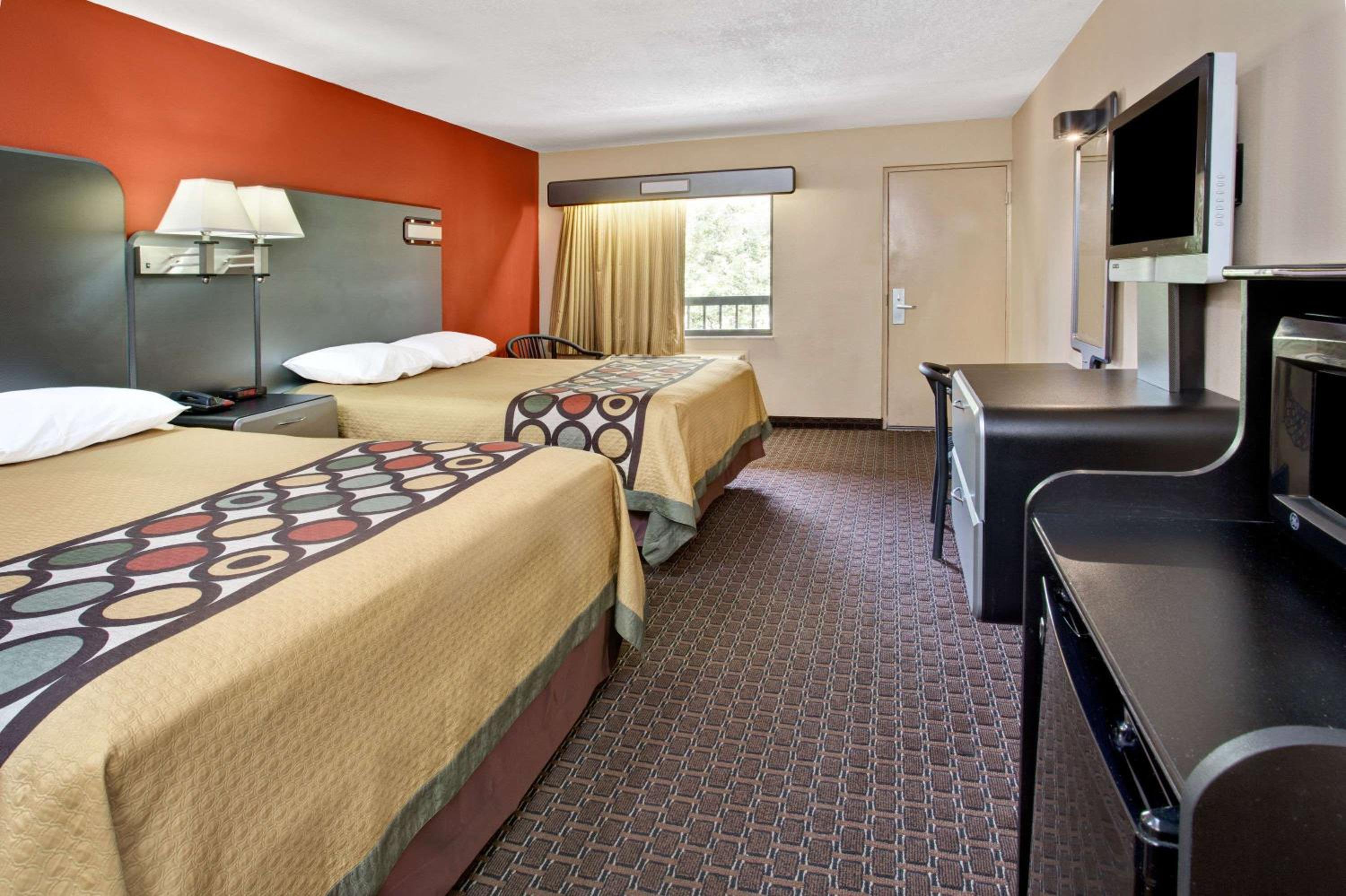 Deluxe Queen Room with Two Queen Beds - Non-Smoking