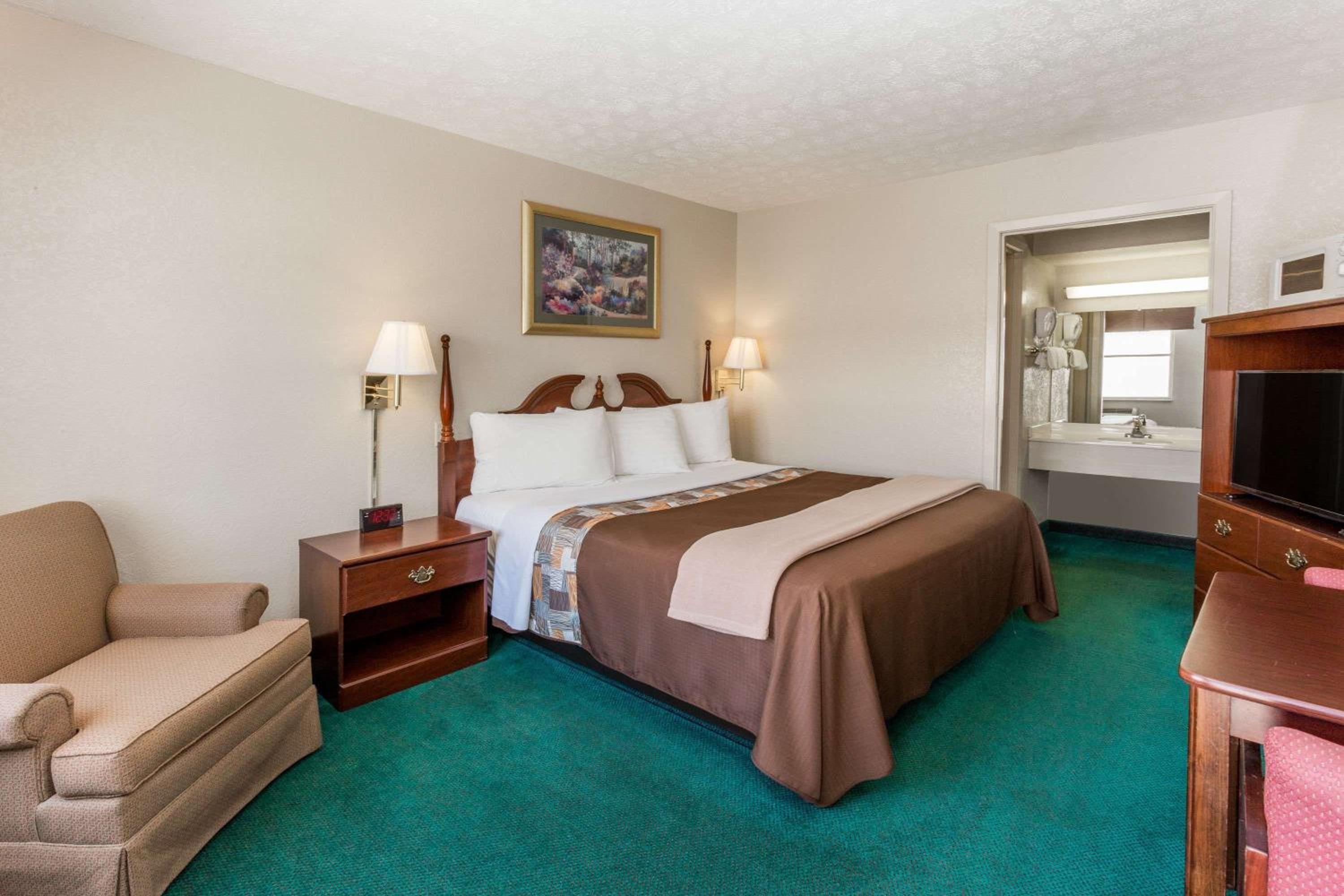 King Room- Non-Smoking - Photo 15