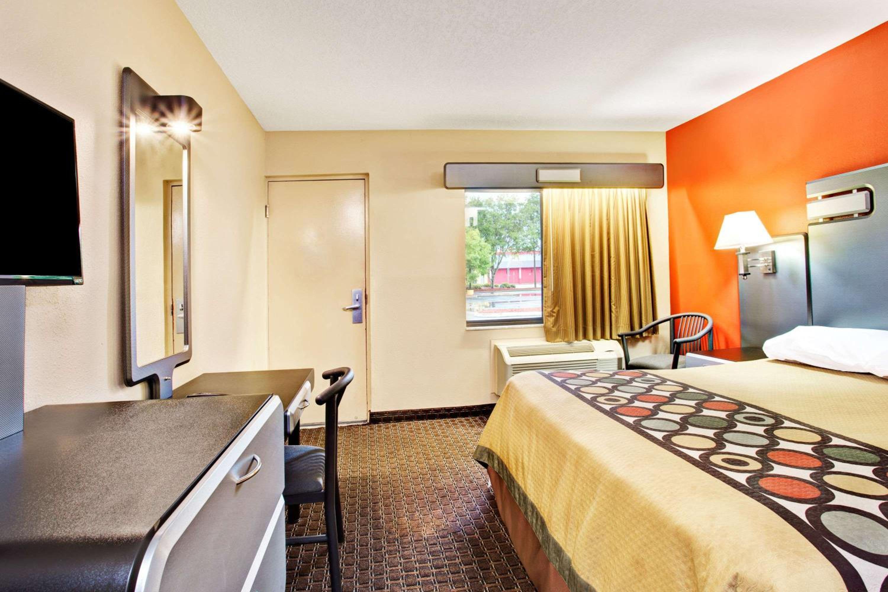 Super 8 by Wyndham Kissimmee/Maingate/Orlando Area, Photo 8