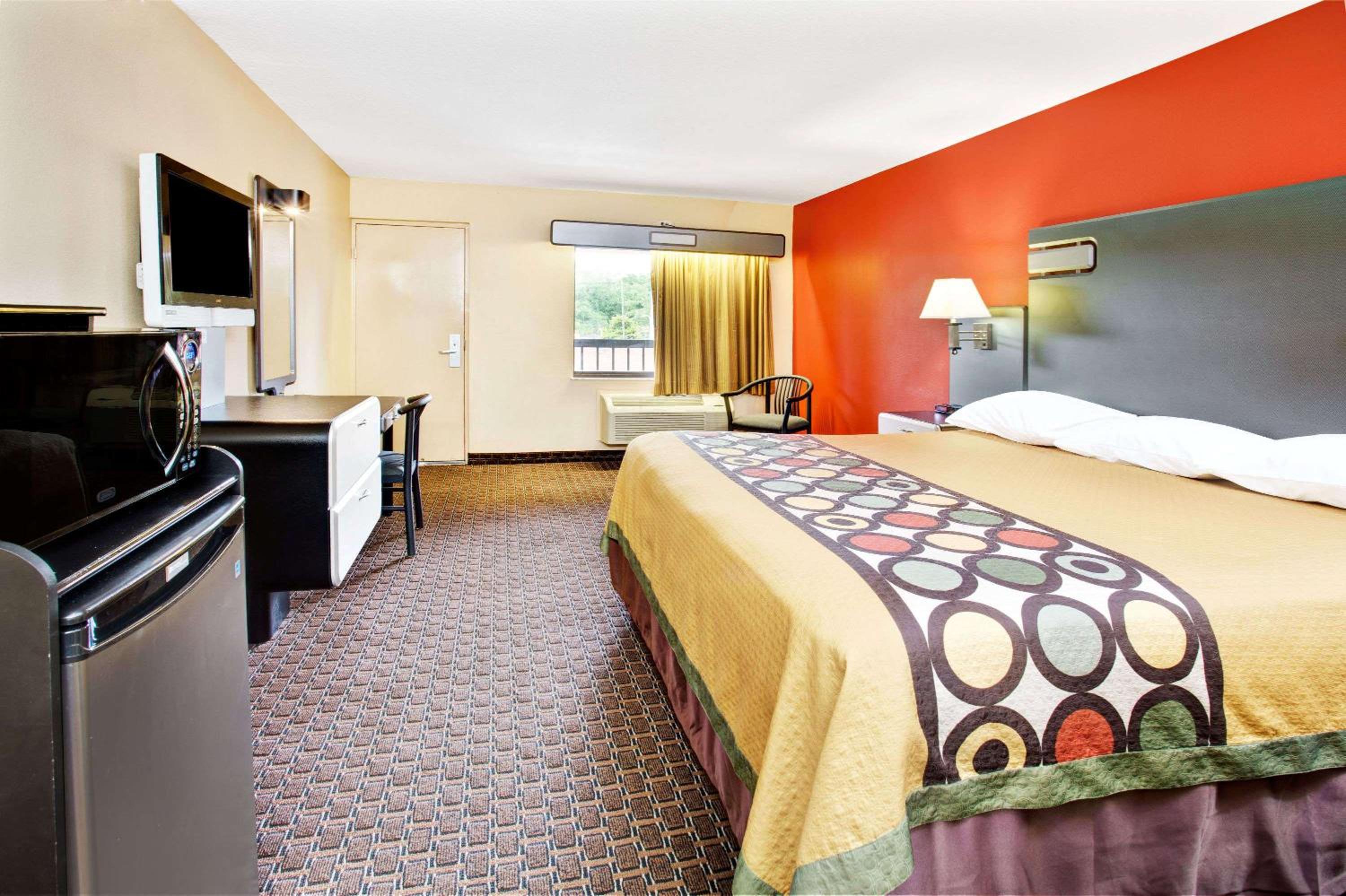 Super 8 by Wyndham Kissimmee/Maingate/Orlando Area, Photo 9